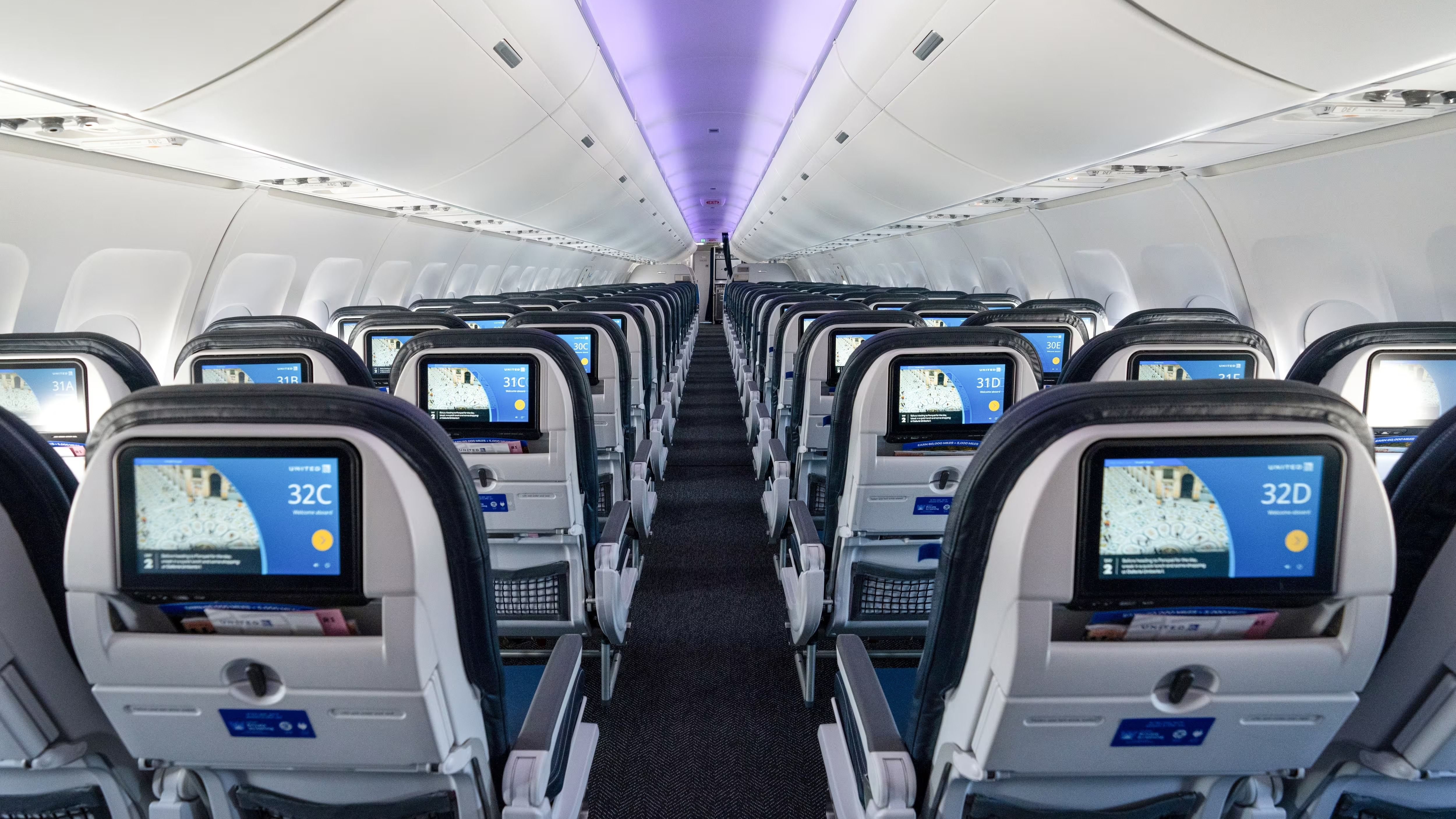 United Airlines' Airbus A319 cabin