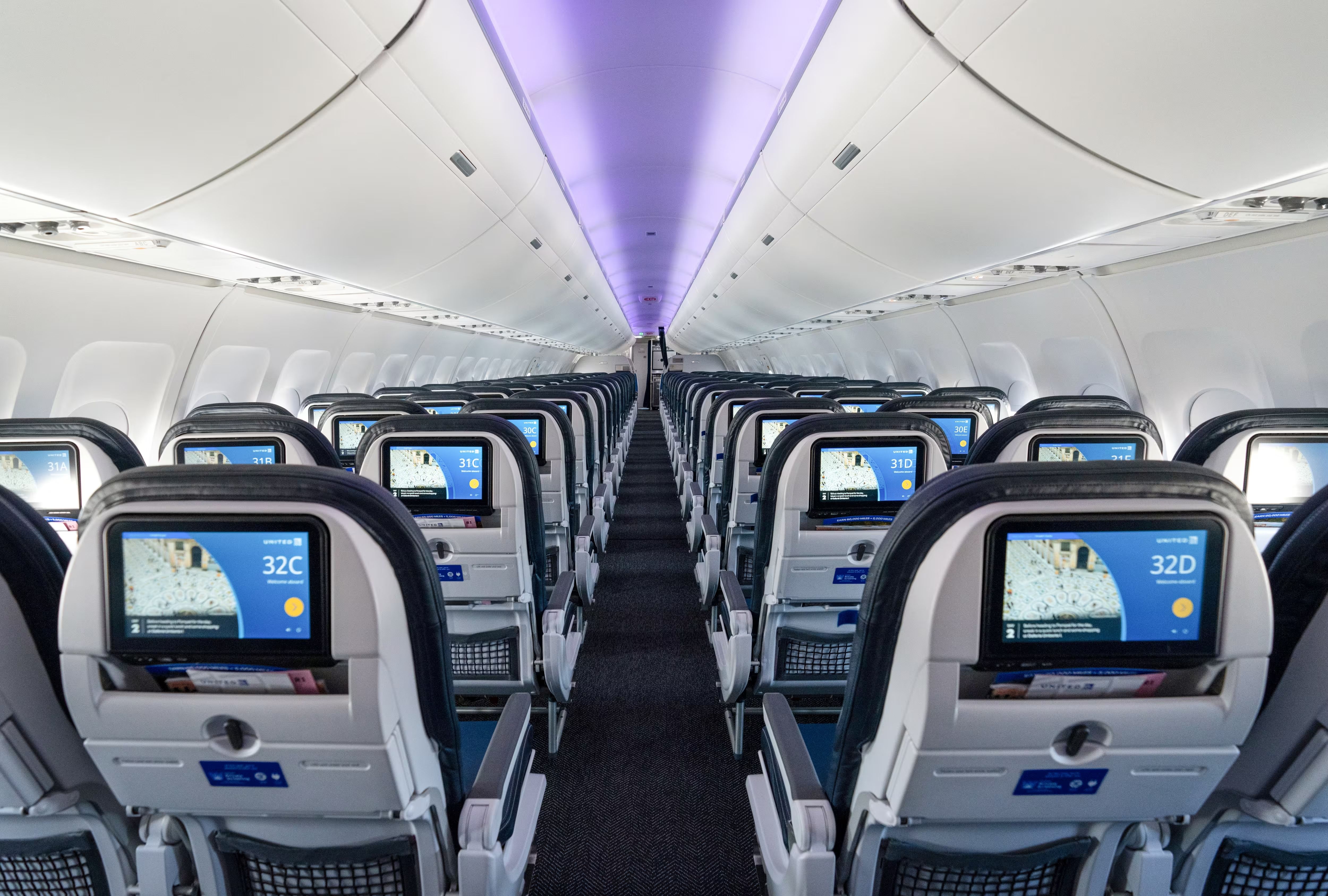 United Airlines' Airbus A319 cabin