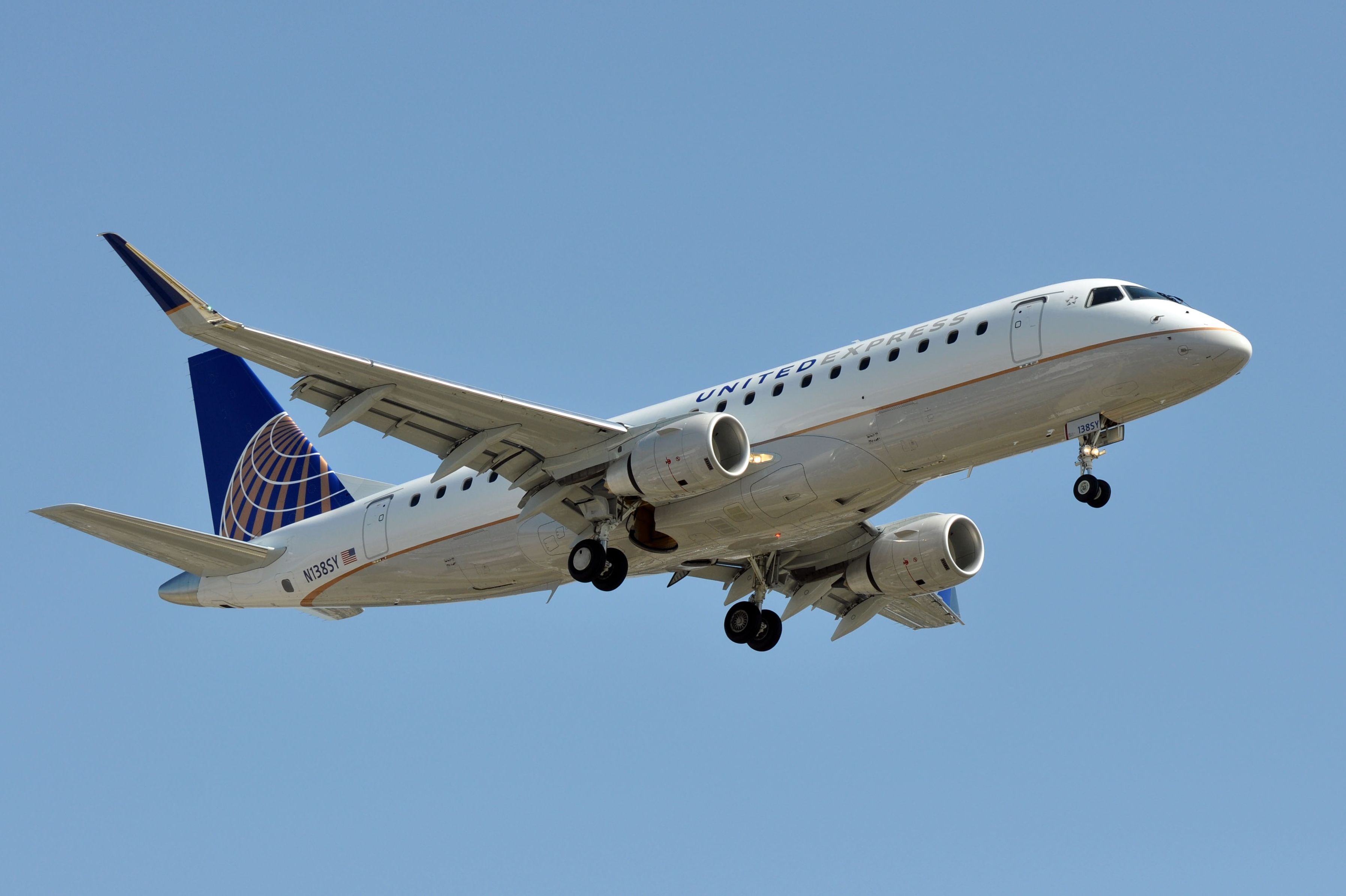 United Express E175 SkyWest Airlines