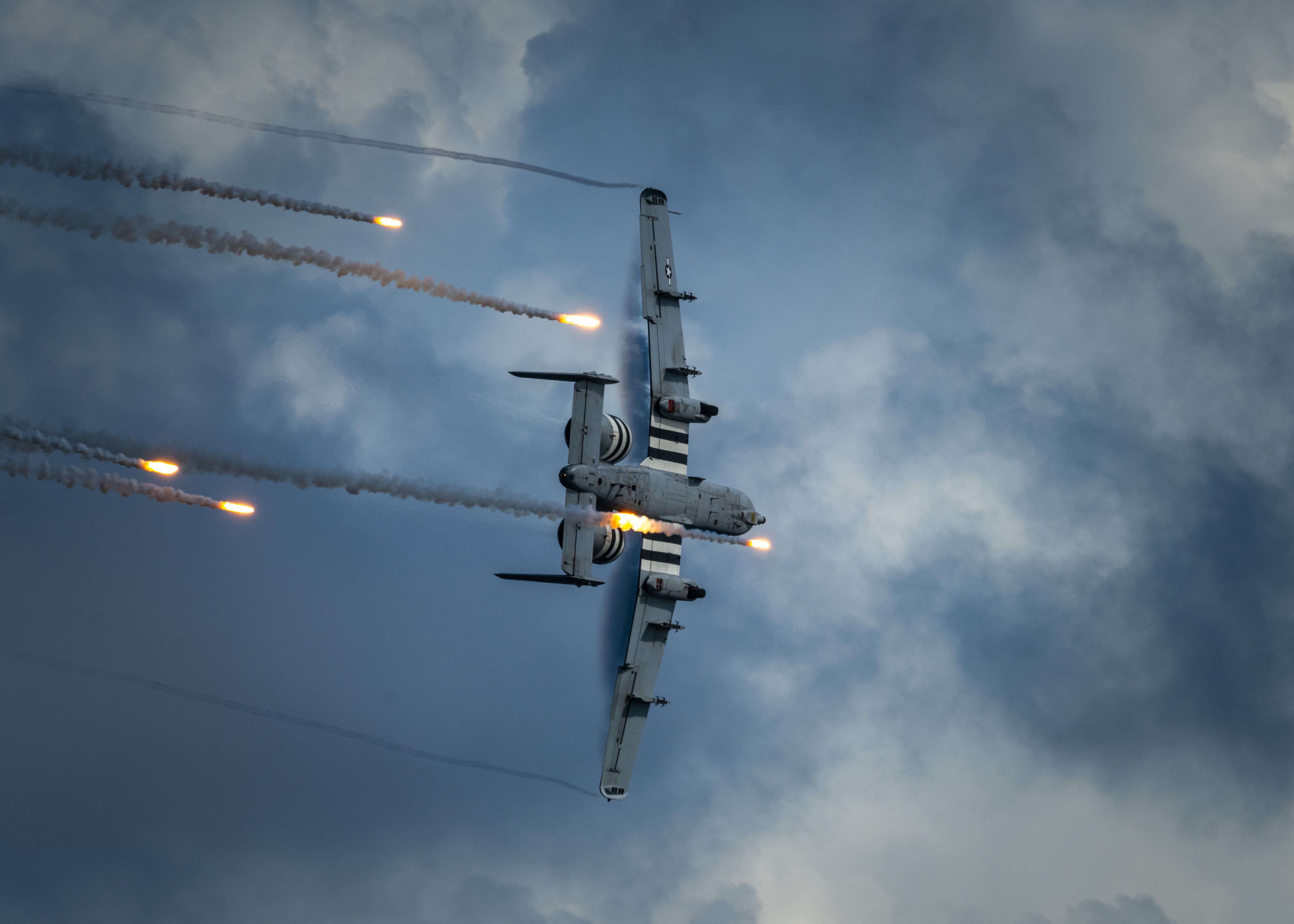 A Fairchild Republic A-10 Thunderbolt II Warthog using flares.