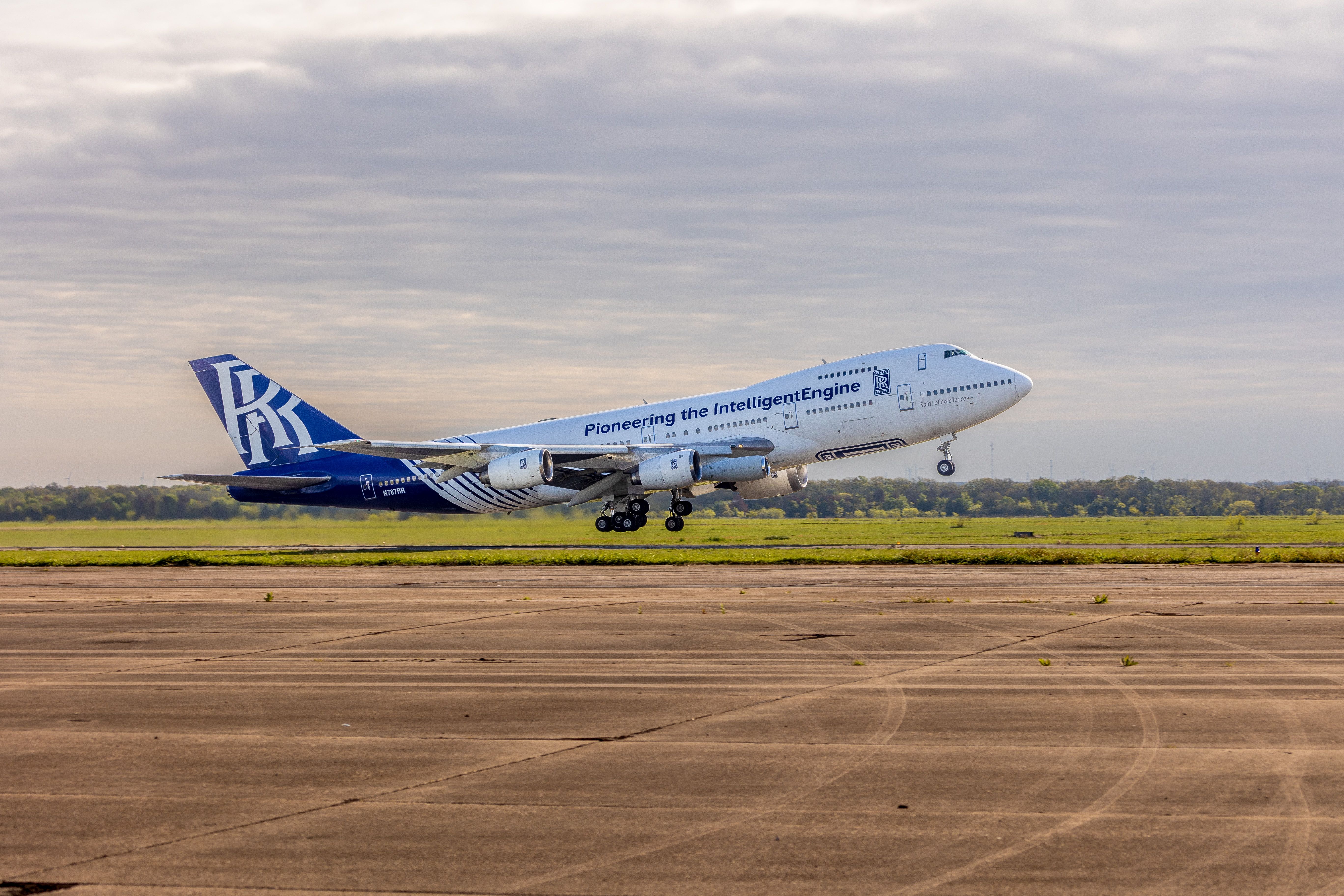 Rolls-Royce Boeing 747 Test Bed for Pearl 10X Engine Testing