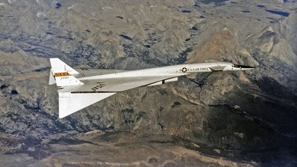 Top 5: The World's Fastest Bomber Aircraft