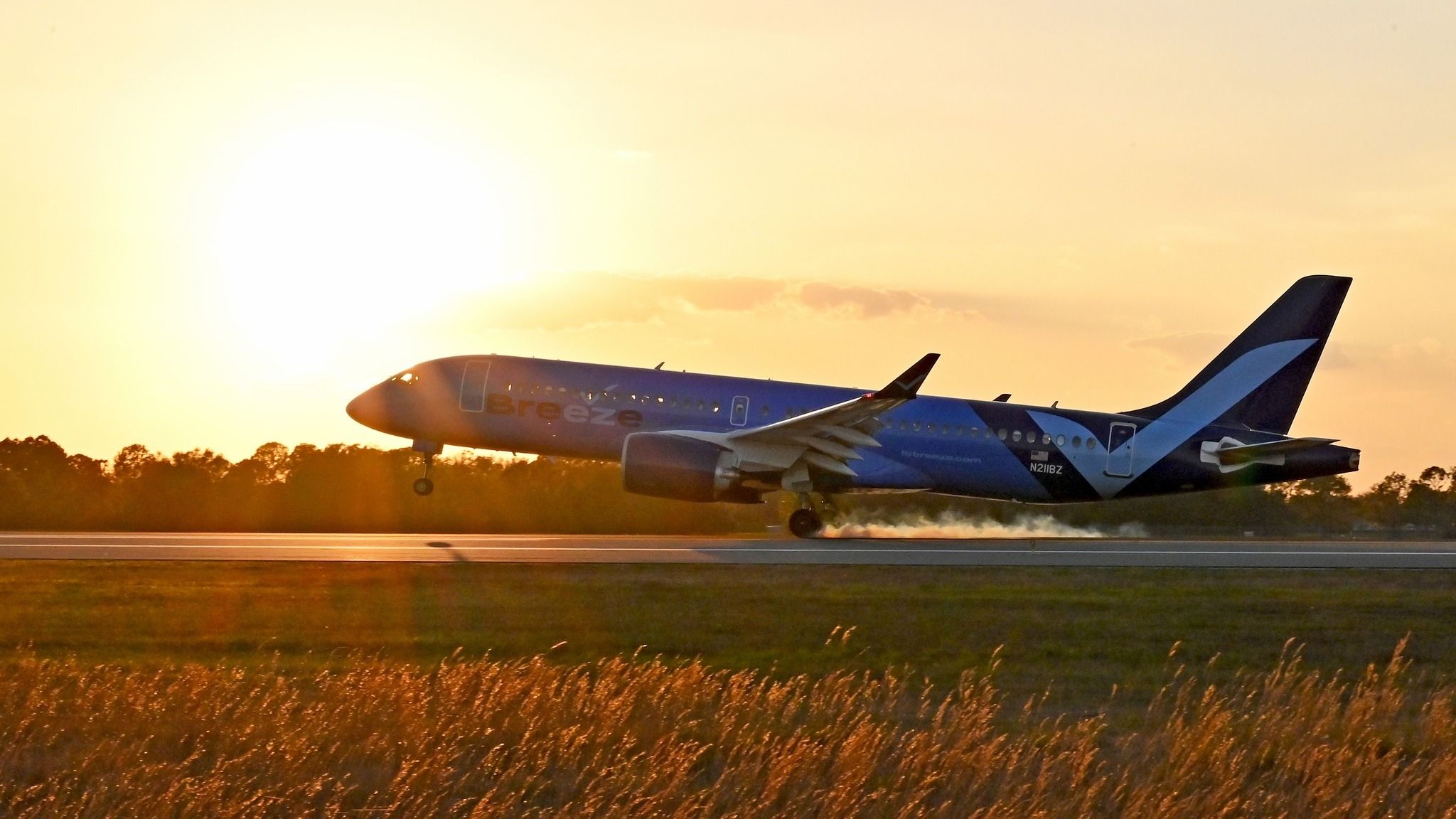 Breeze Airways Airbus A220-300