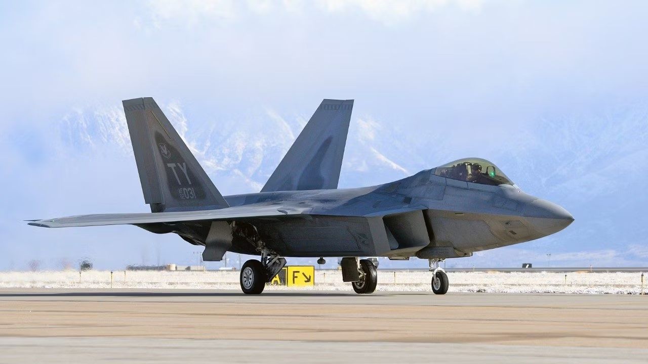 F-22 Raptor Vs. Chengdu J-20: Which Has Superior Stealth?