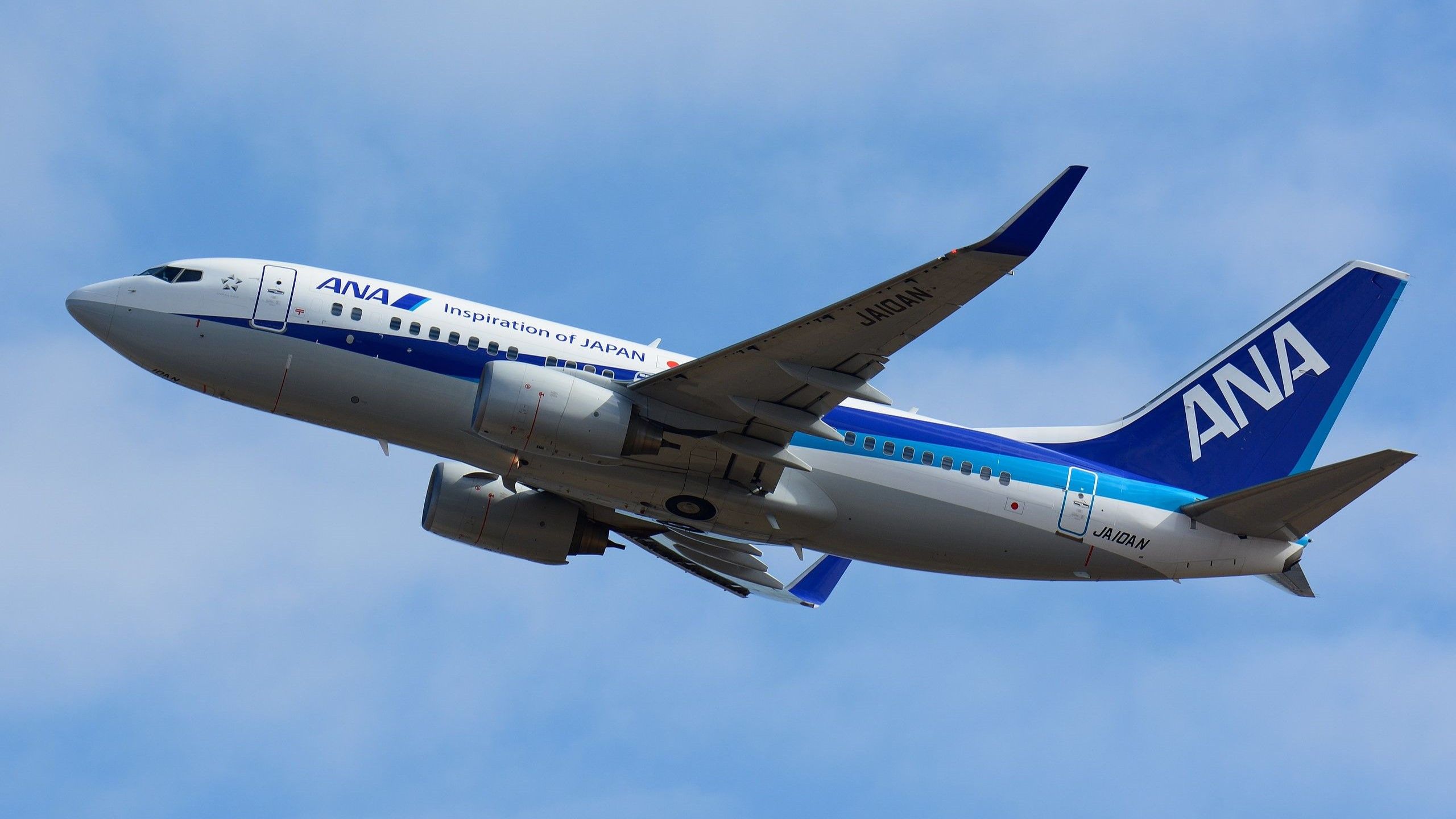 ANA Dash 8-400 Grounded After Hitting Jet Bridge At