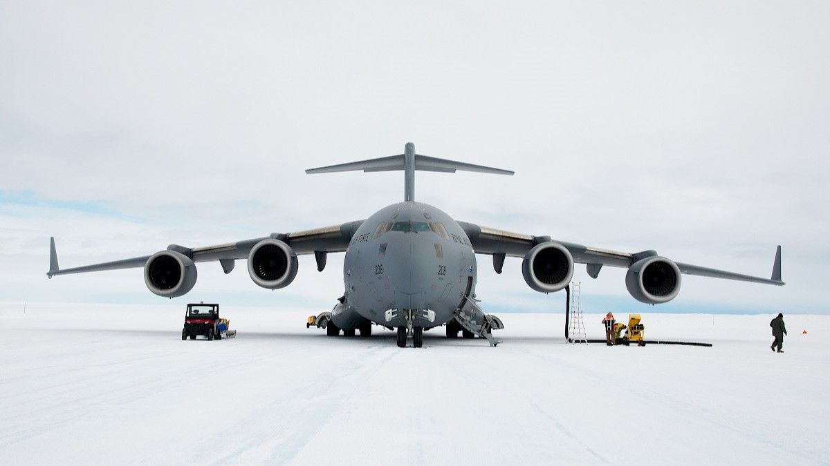 A Boeing C-17 Globemaster on the ground in Antarctica.