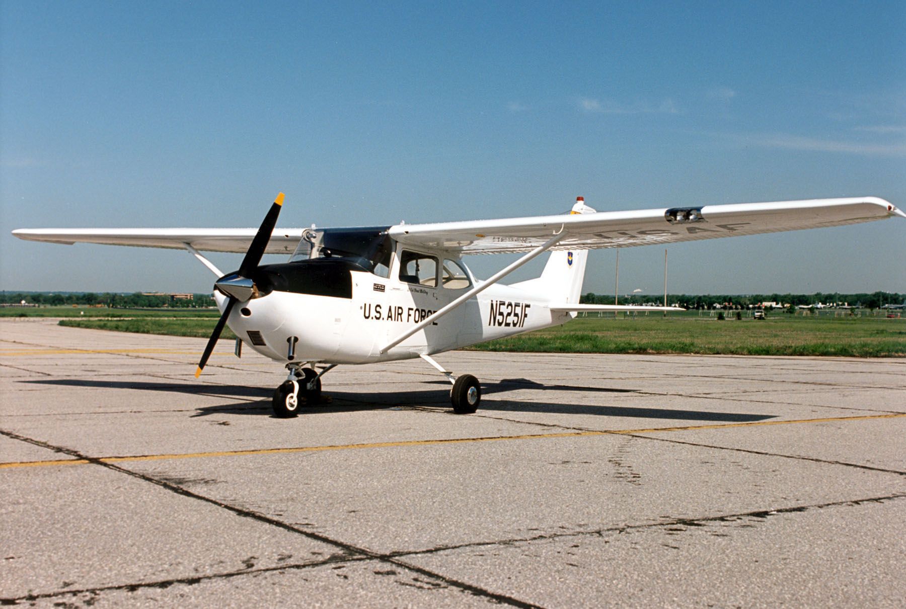 A Cessna T-41 Mescalero on an airport apron.