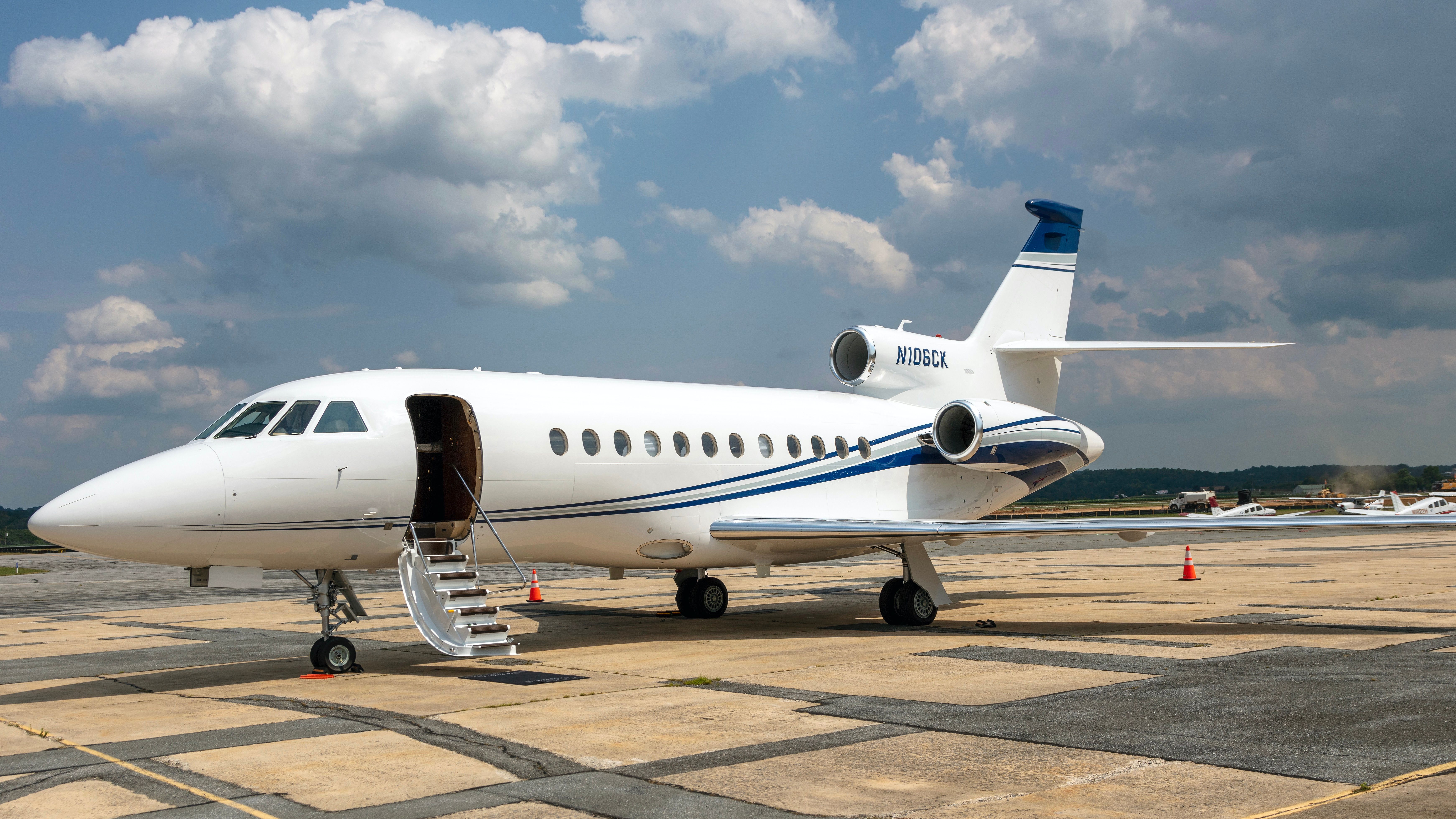 A Dassault Falcon 900 on an airport apron.