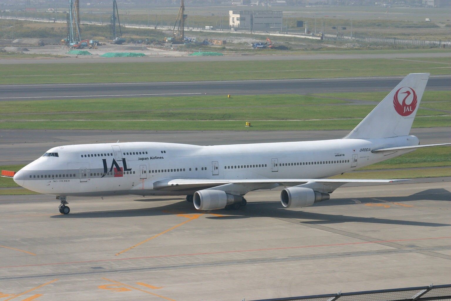 JA8904 Boeing 747-400 Japan Airlines 