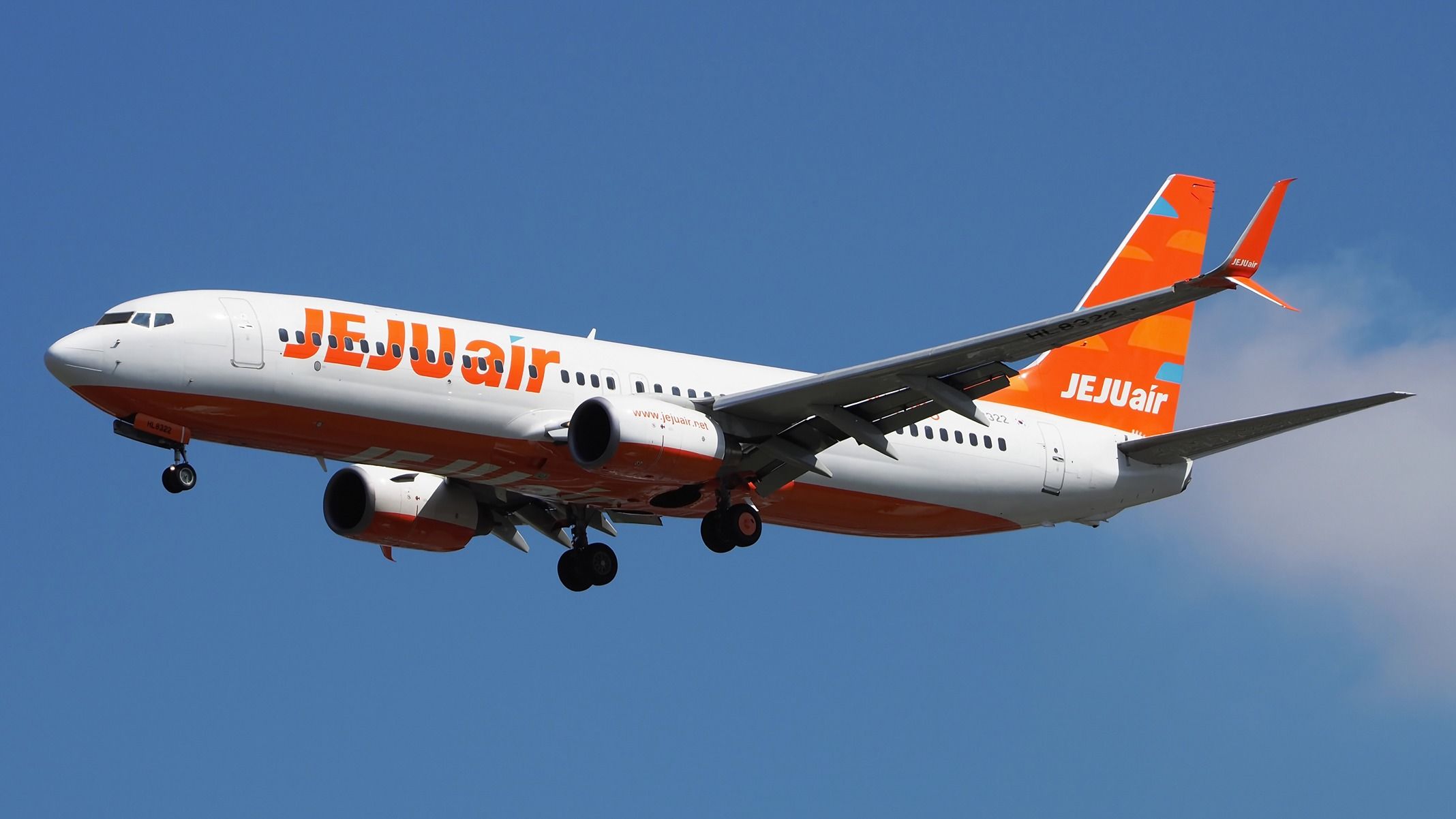 Jeju Air Boeing 737-800 landing at BKK shutterstock_1433661233