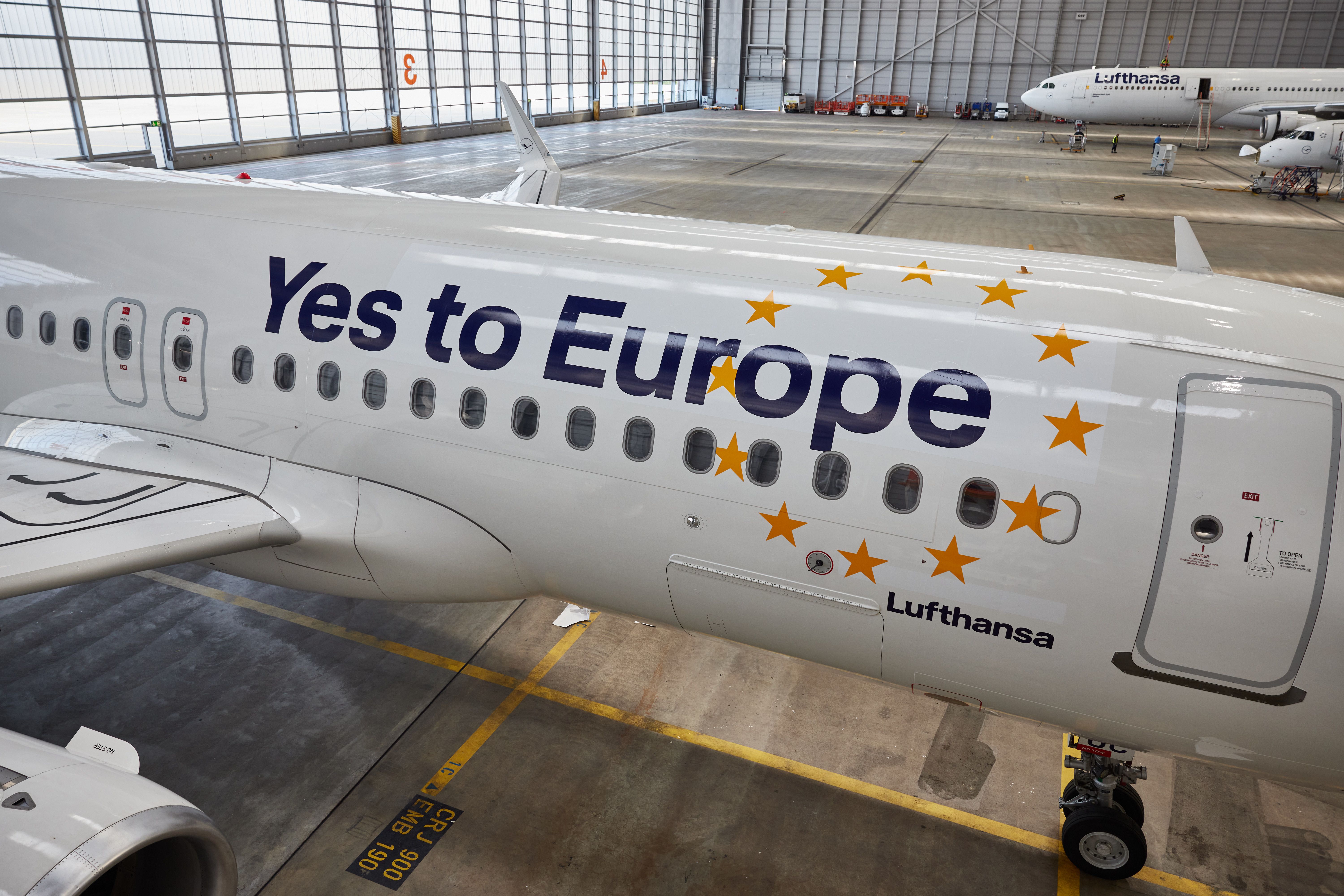 Lufthansa Airbus A320 Yes to Europe