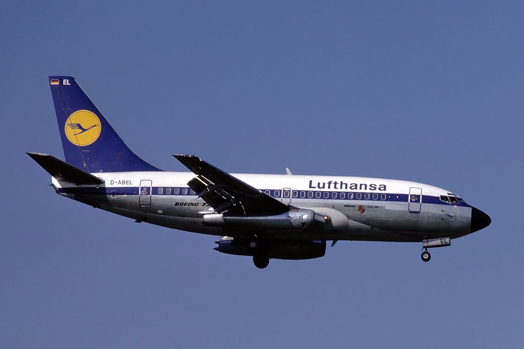 Lufthansa Boeing 737-100 Inflight