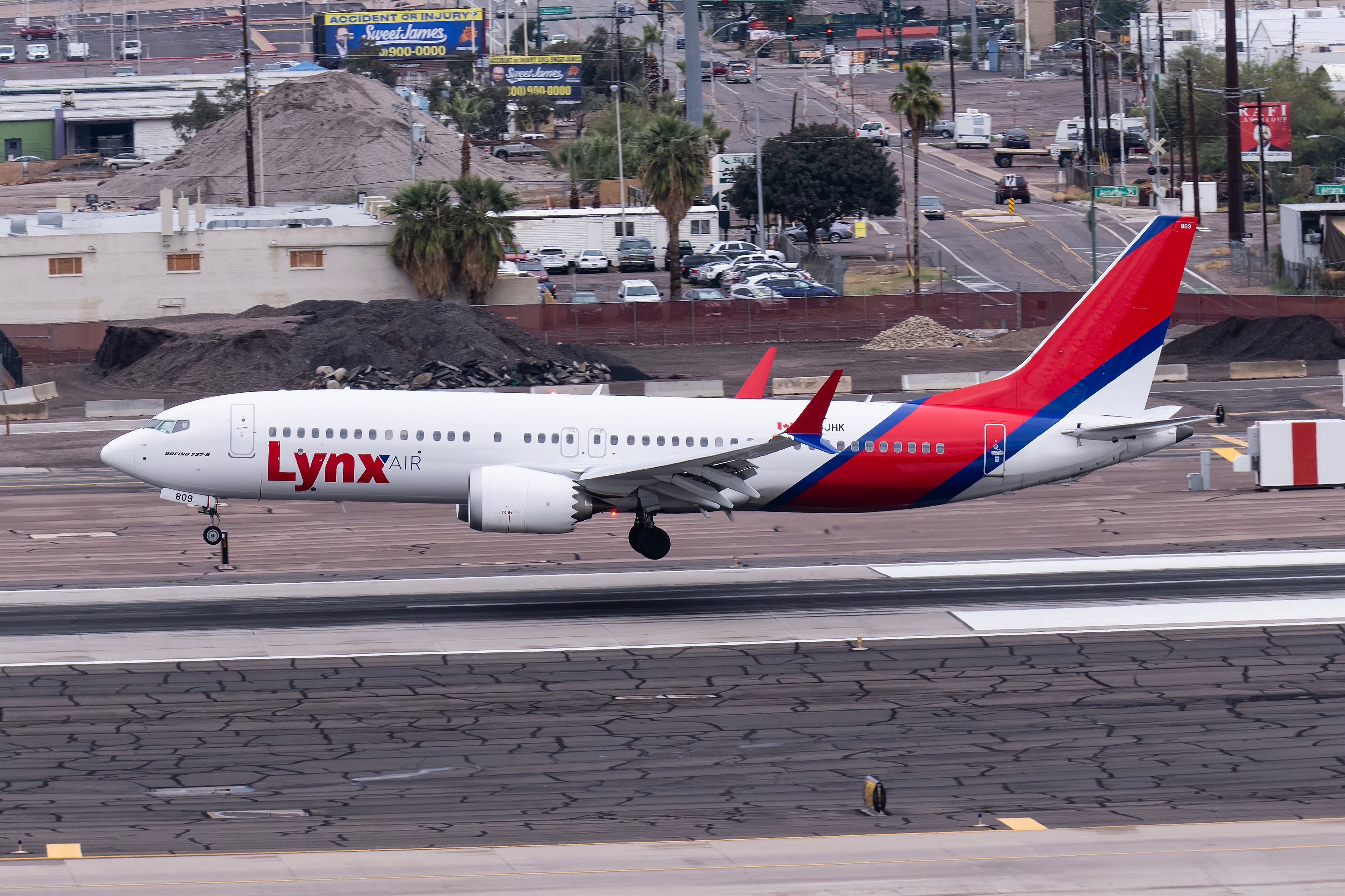 Lynx 737 Max 8 landing