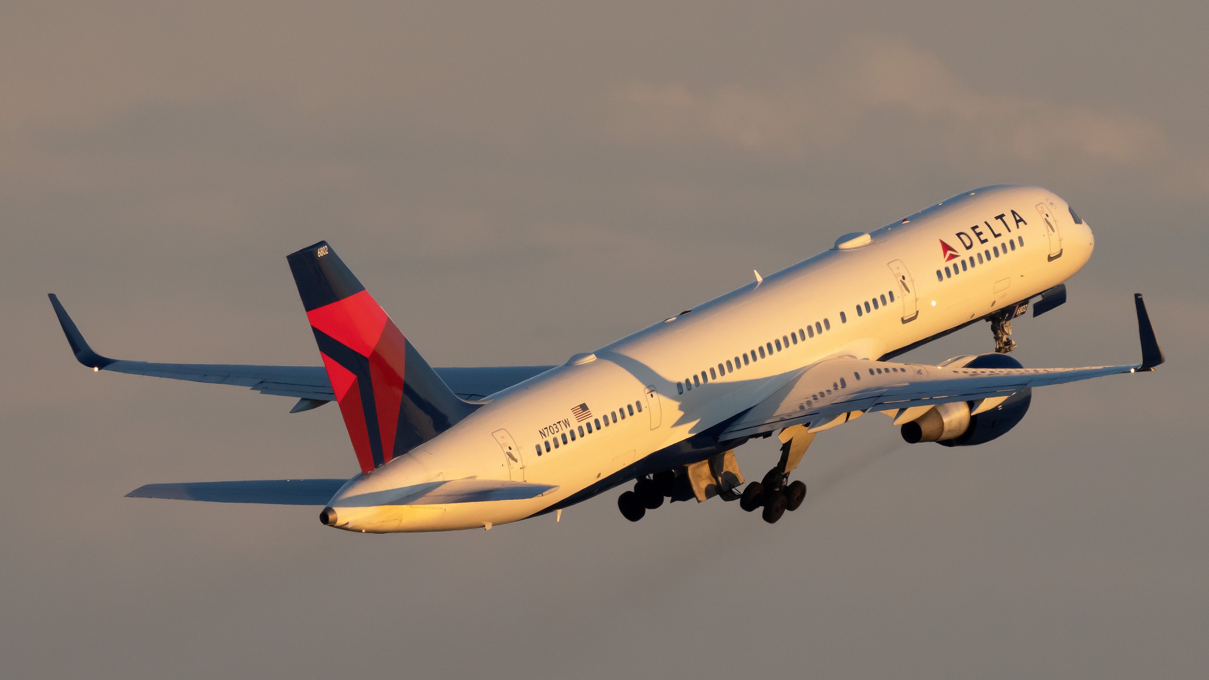 N703TW三角洲空氣線波音757-2Q8（1）16 9