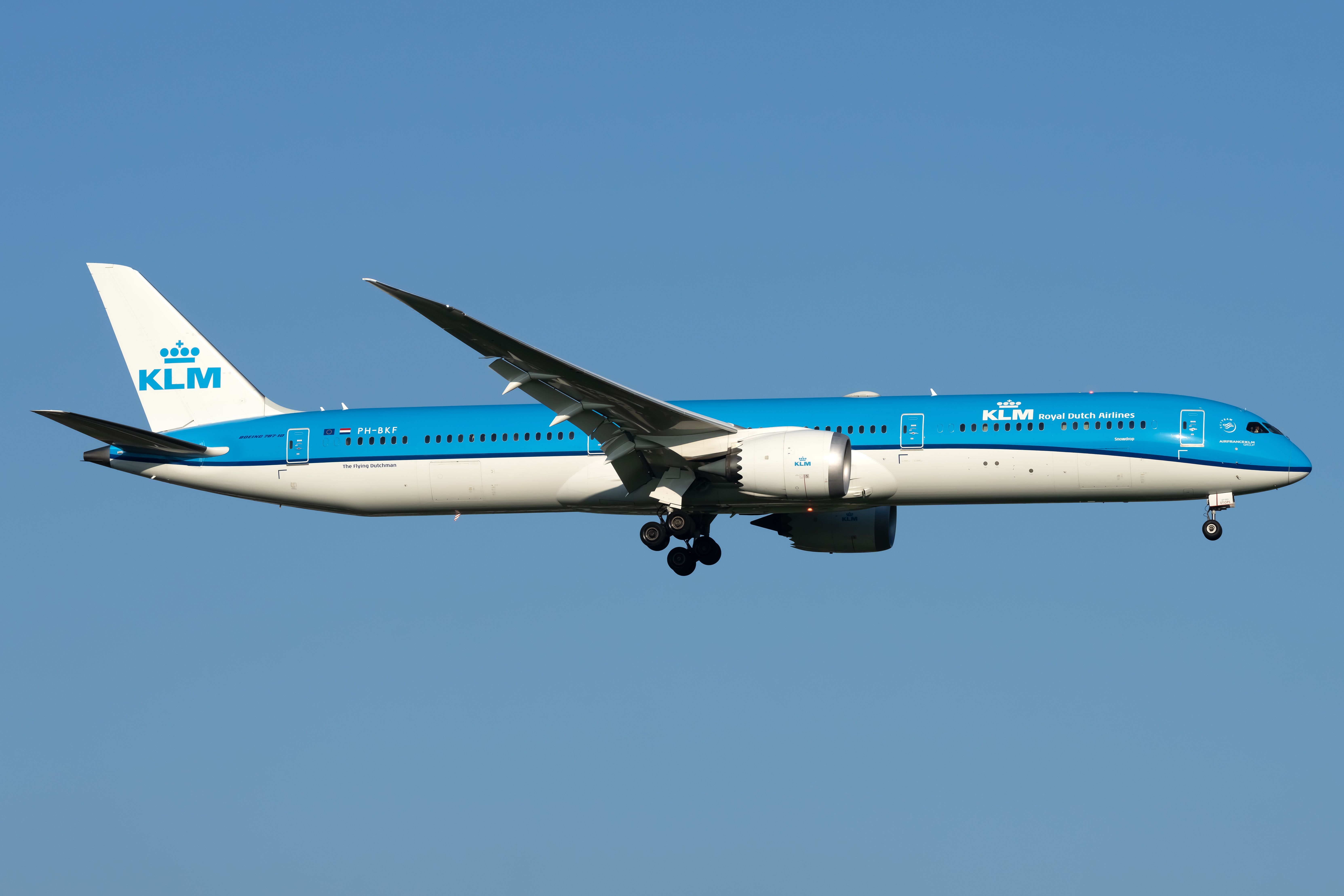 KLM Boeing 787-10 Inflight