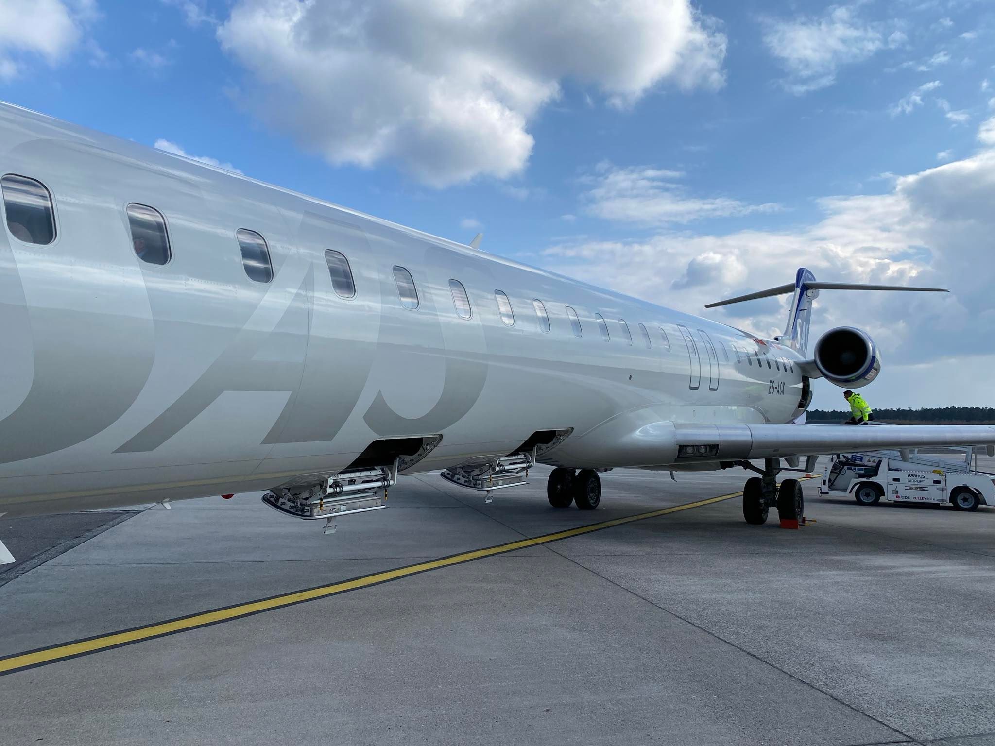 SAS CRJ900 about to board