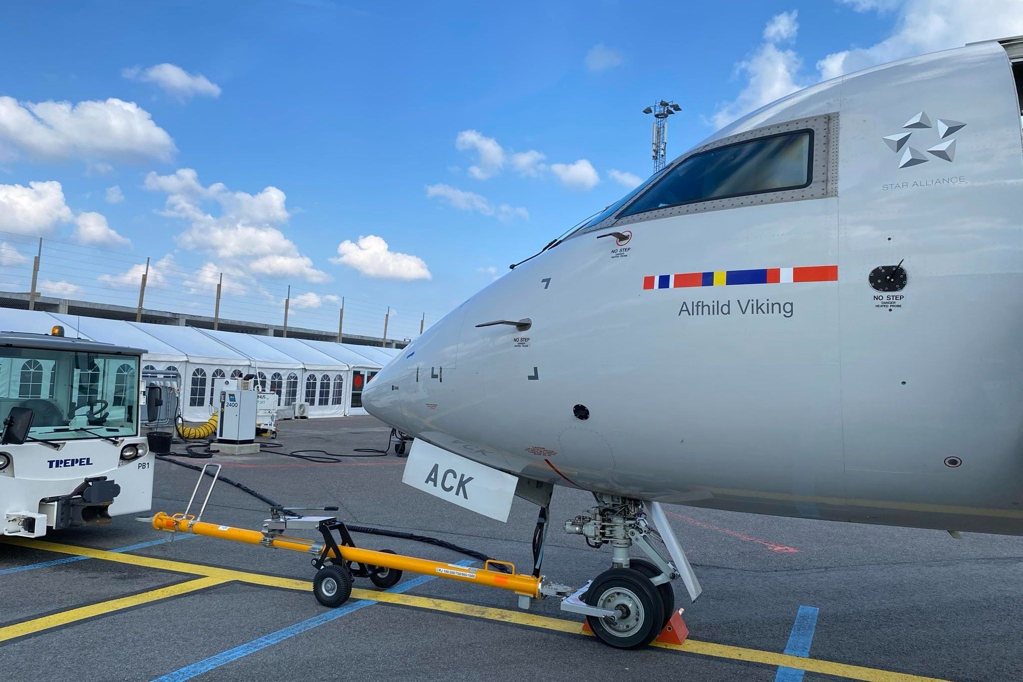 SAS CRJ900 boarding in Aarhus (1)-1