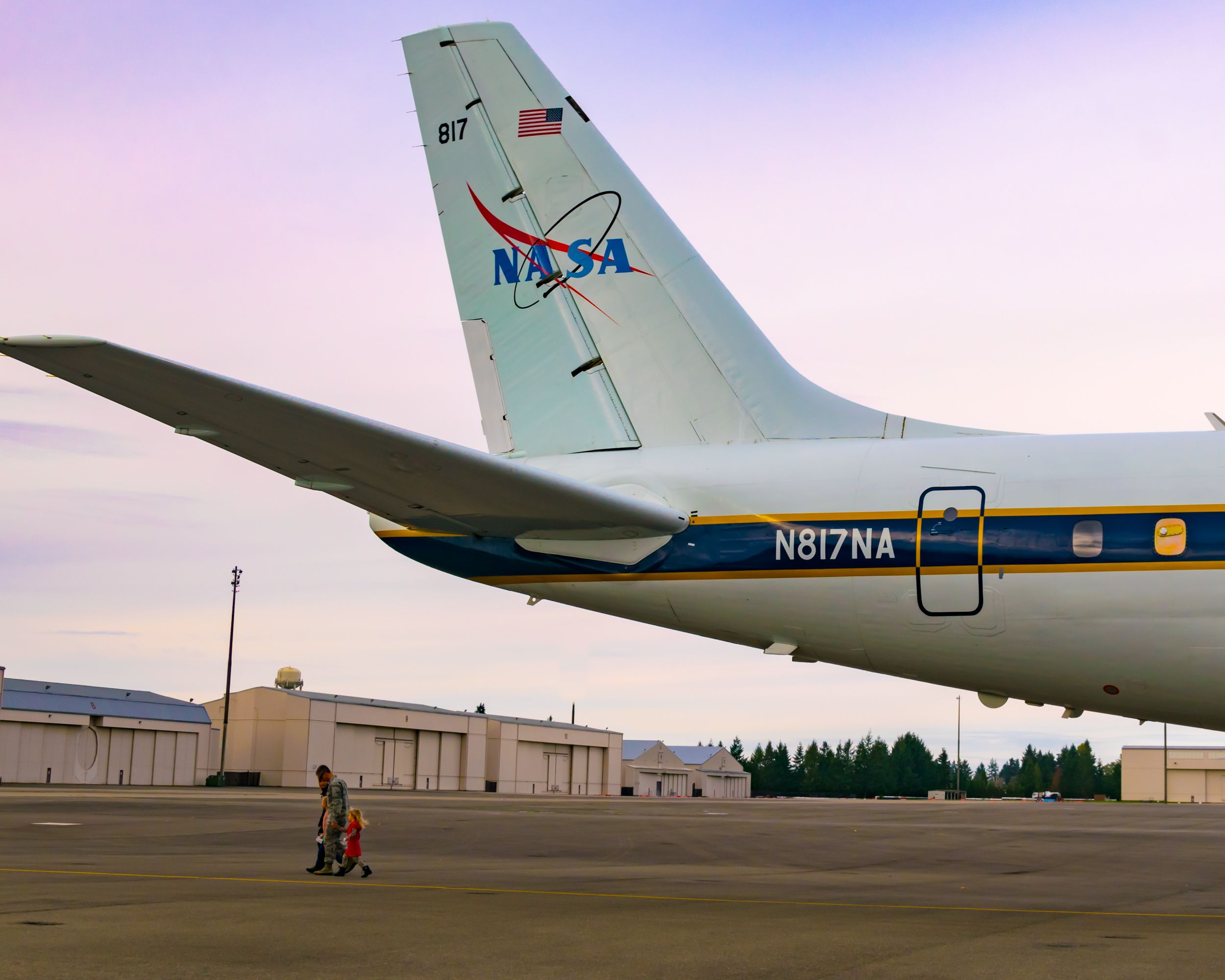 SF_TAIL OF DC-8_JAK