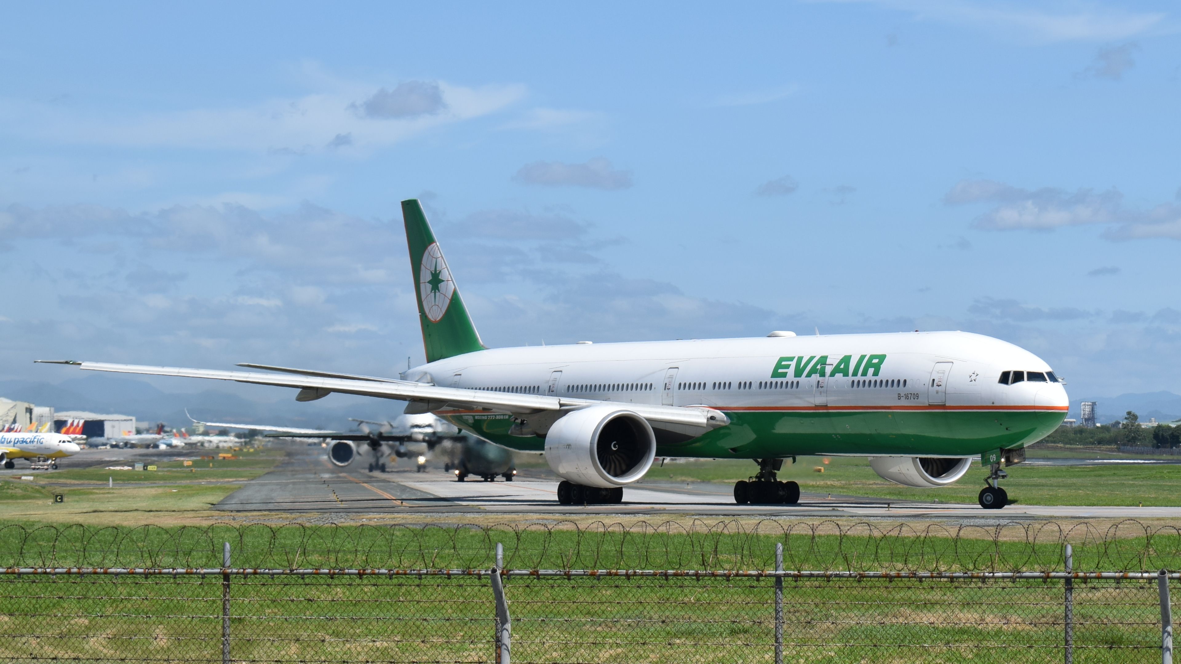 EVA Air Boeing 777