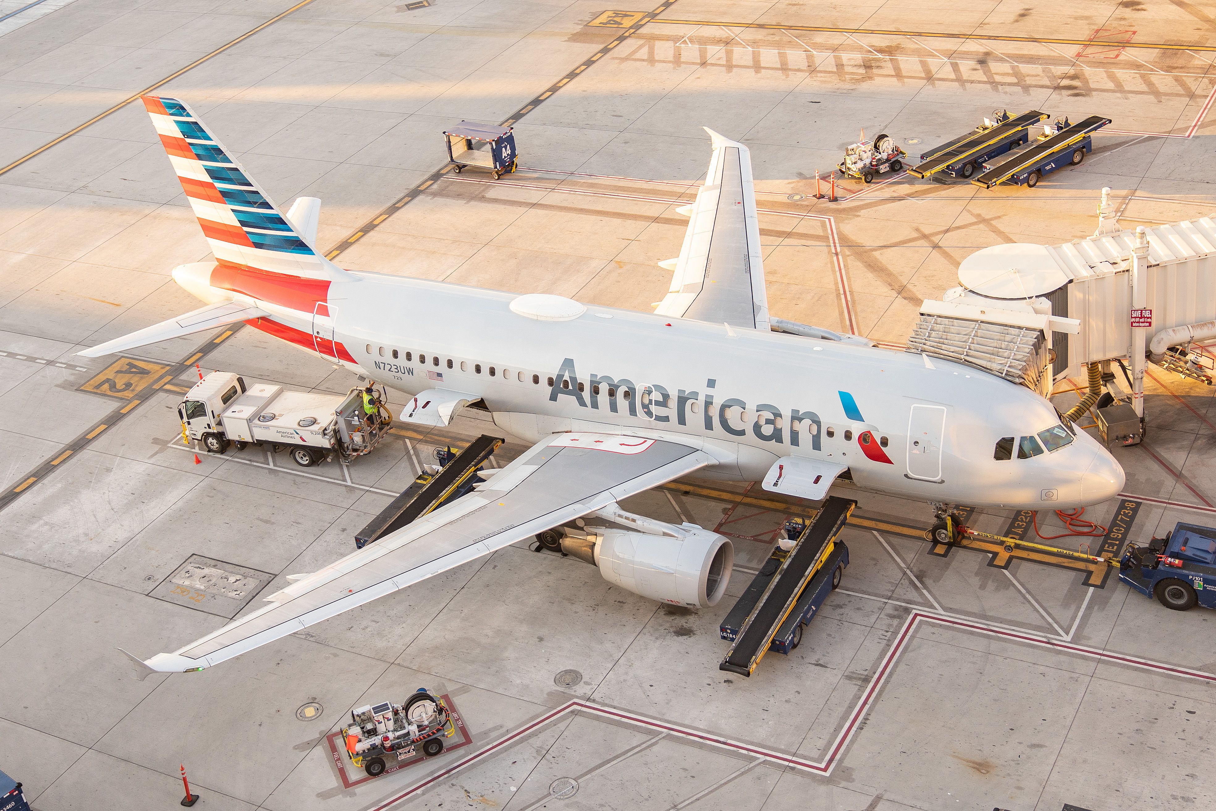 American Airlines Airbus A319-112 (N723UW) at the gate at Phoenix Sky Harbor International Airport.