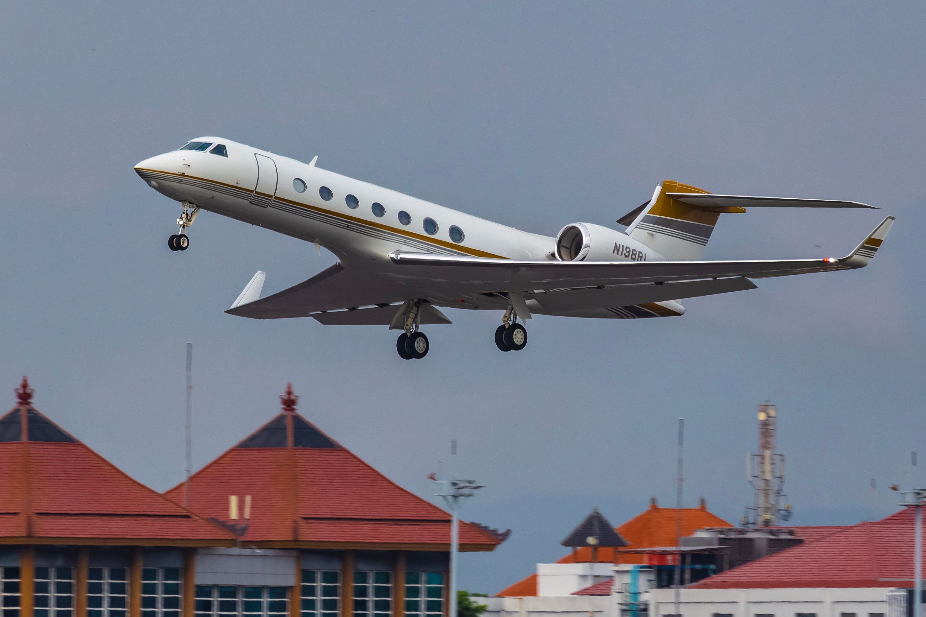 Gulfstream GV take off Denpasar