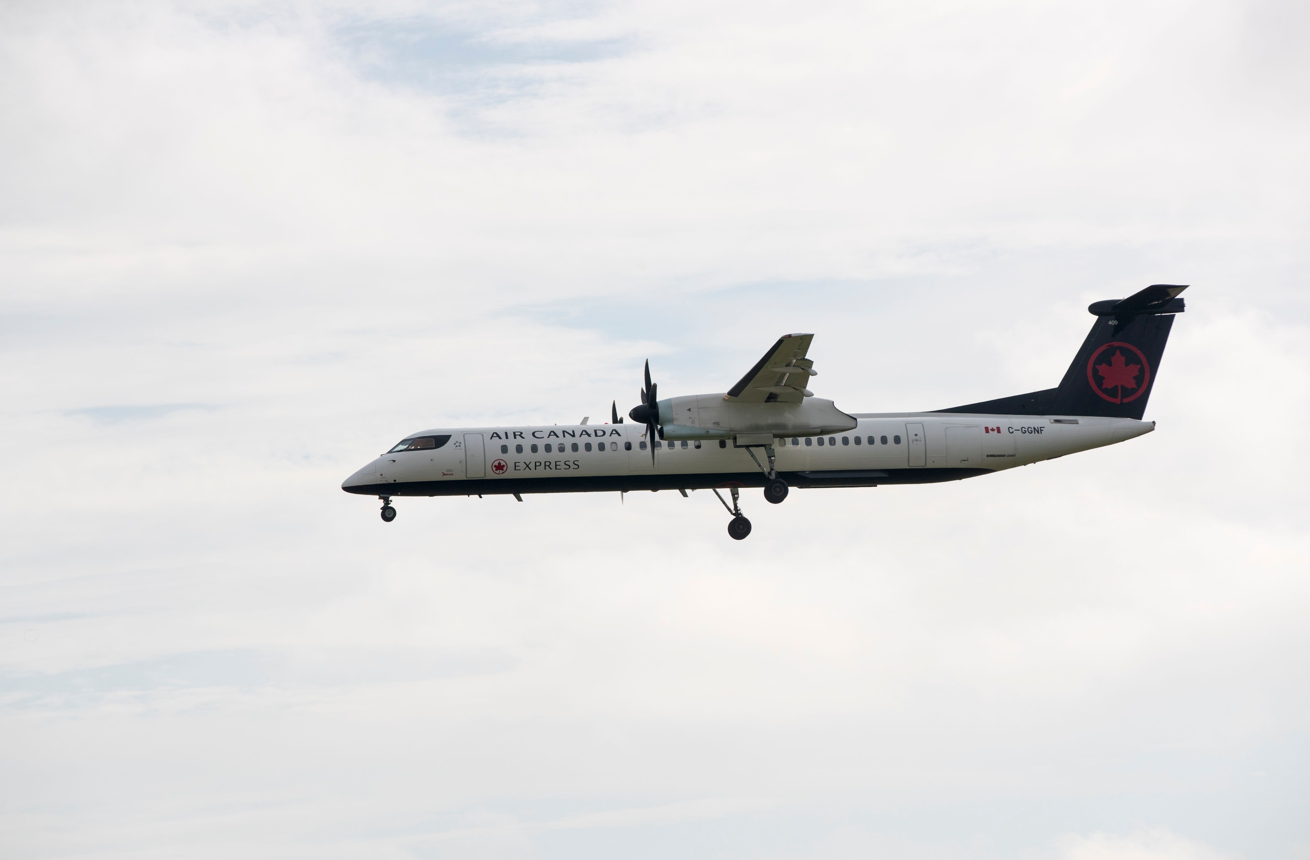 Air Canada Express Dash-8-Q400 on approach.