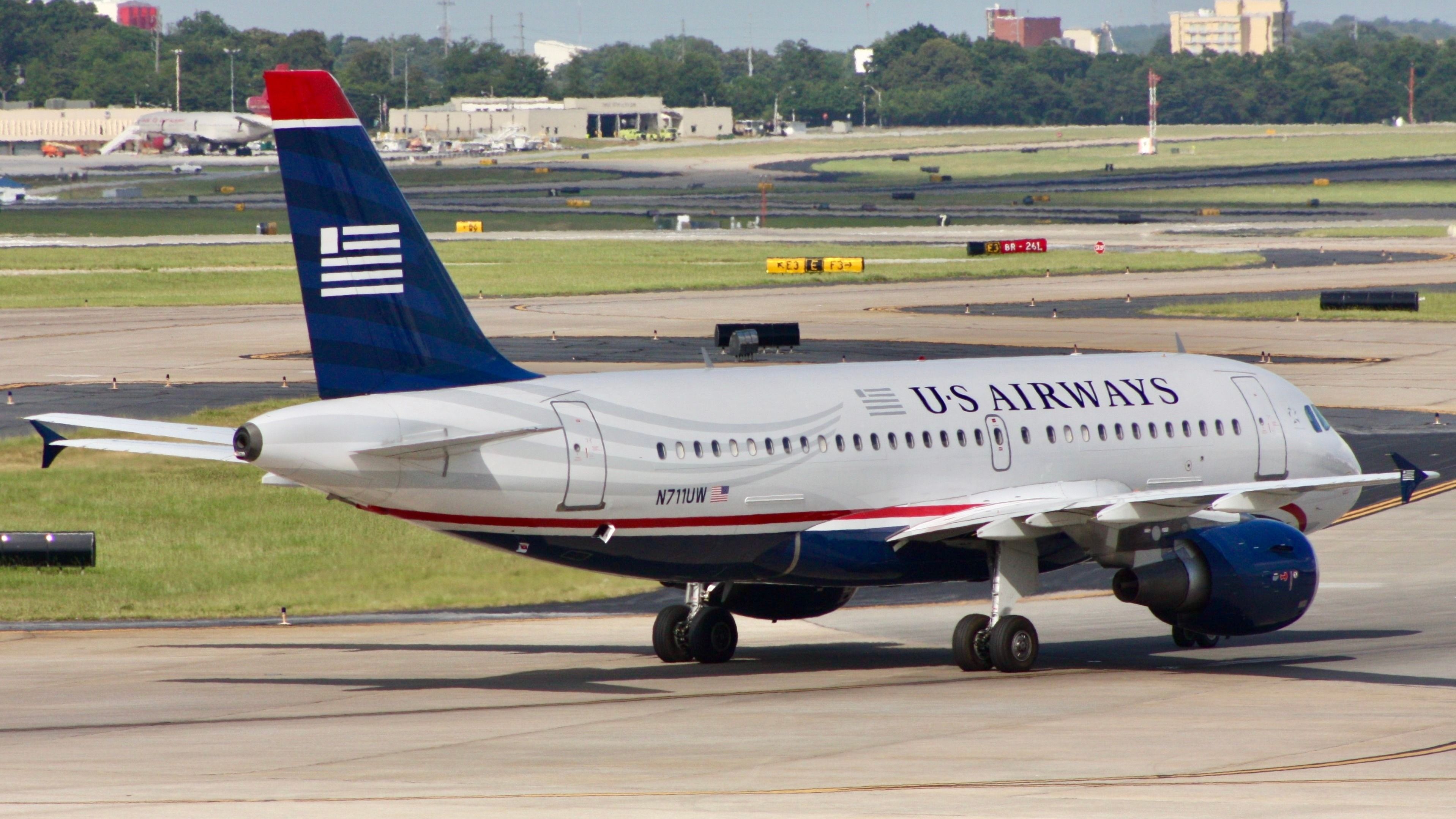 US Airways Airbus A319 taxing at ATL