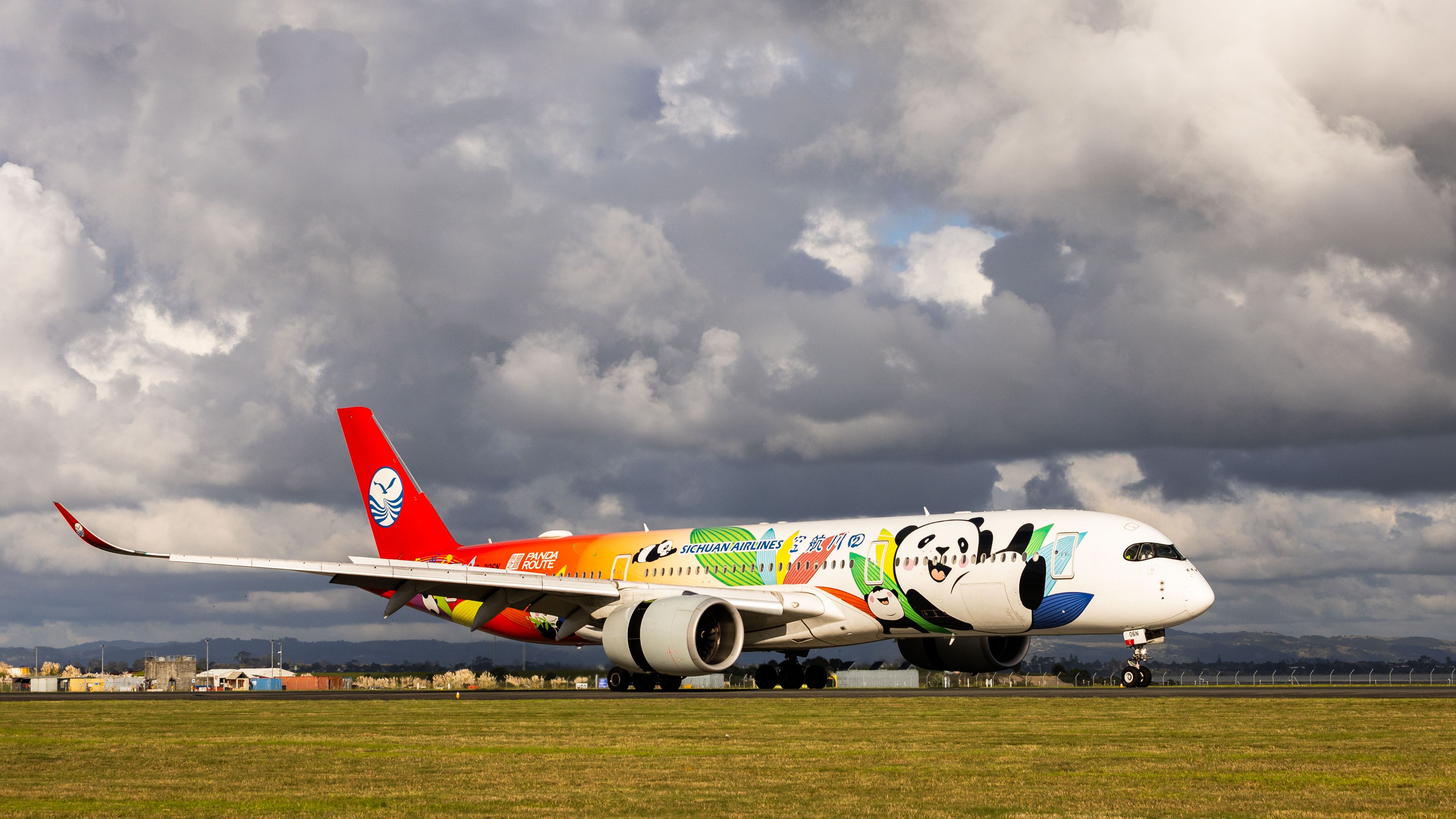 Sichuan Airlines Returns To Auckland Airport With Airbus A350