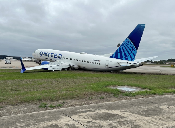 United Airlines Boeing 737 MAX 8 that slid off the runway at IAH-1