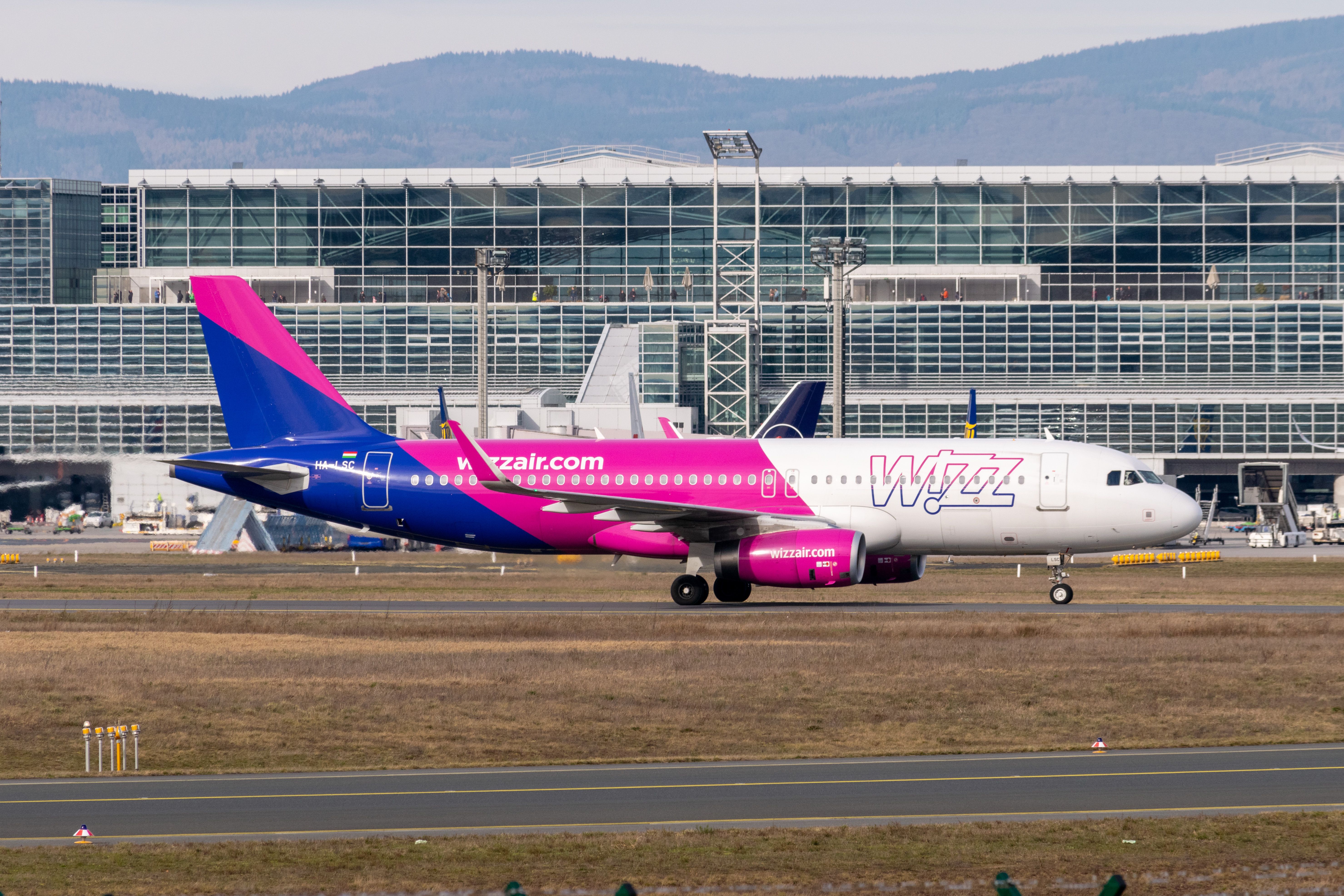 Wizz Air A320 on ground