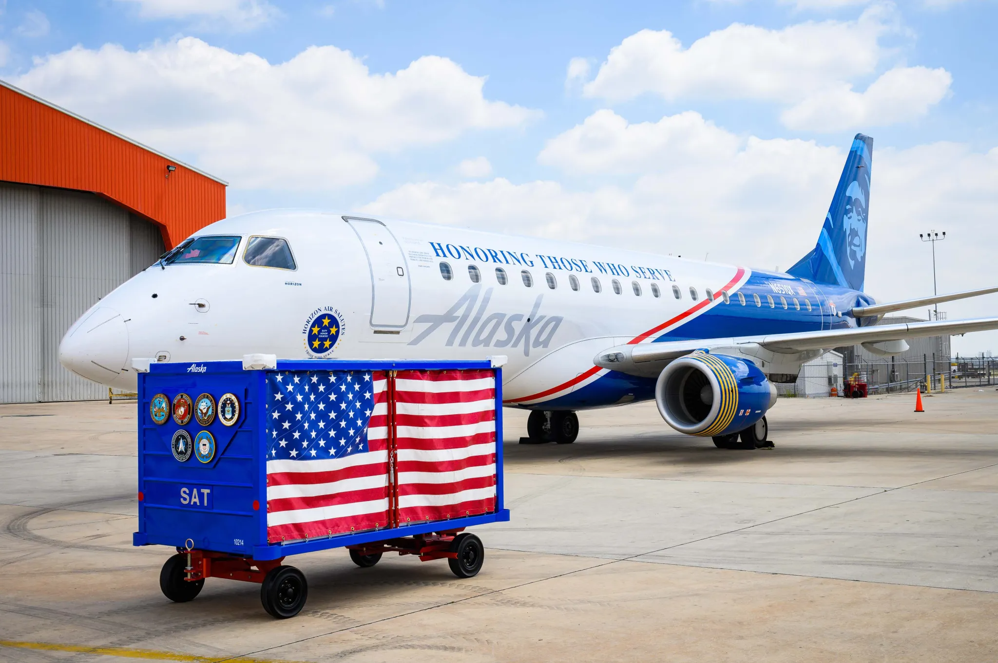 Alaska Airlines (Horizon Air) Embraer E175 "Honoring Those Who Serve" (N651QX).