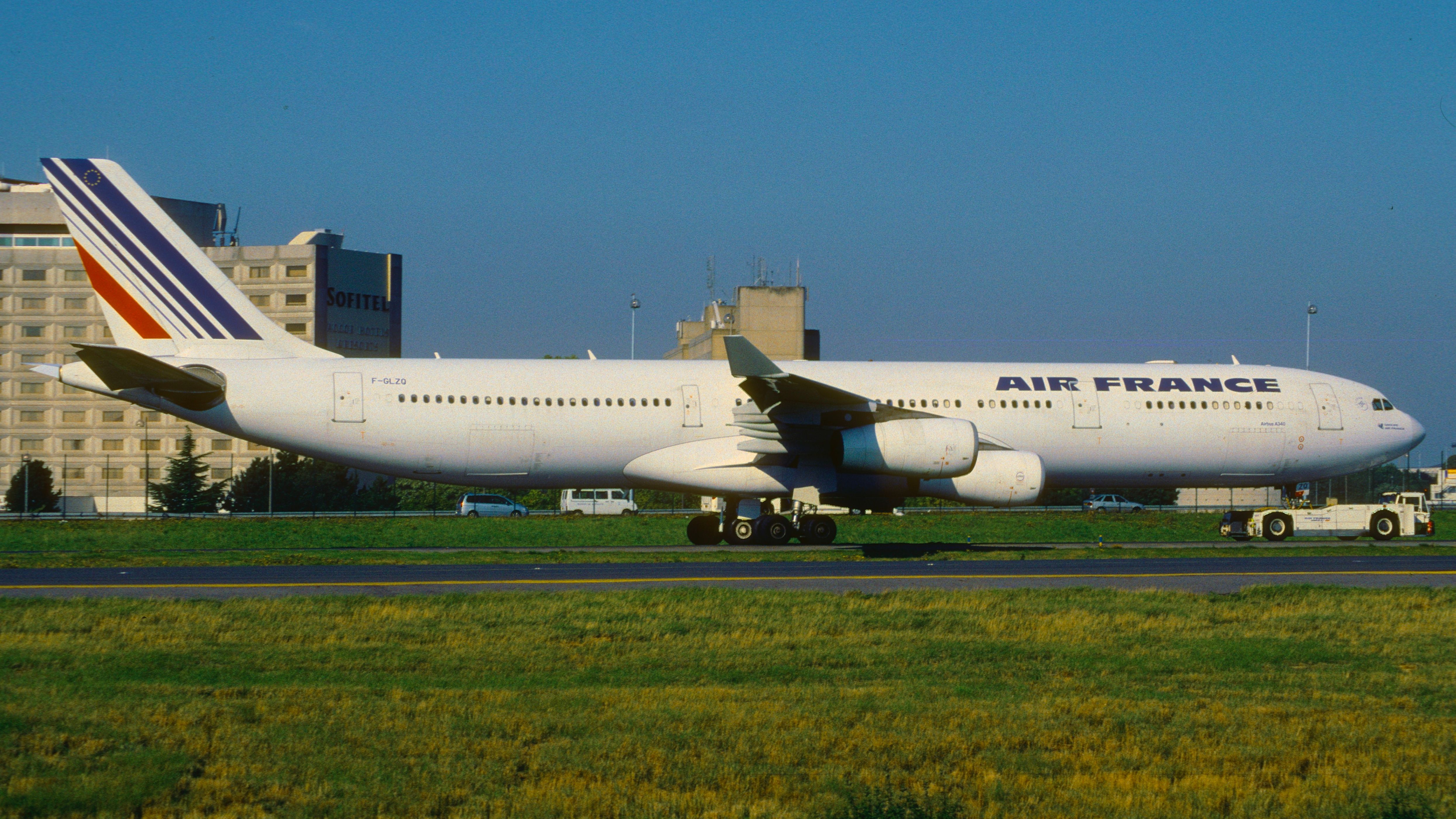Air France Airbus A340, F-GLZQ@CDG,06.09.2004