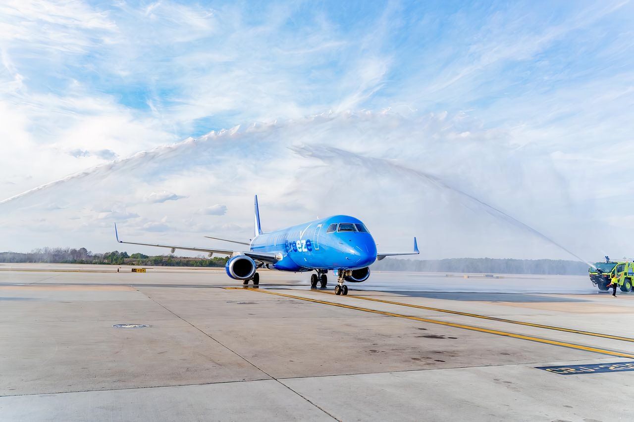 Breeze Airways Embraer E190 at Raleigh-Durham International Airport.