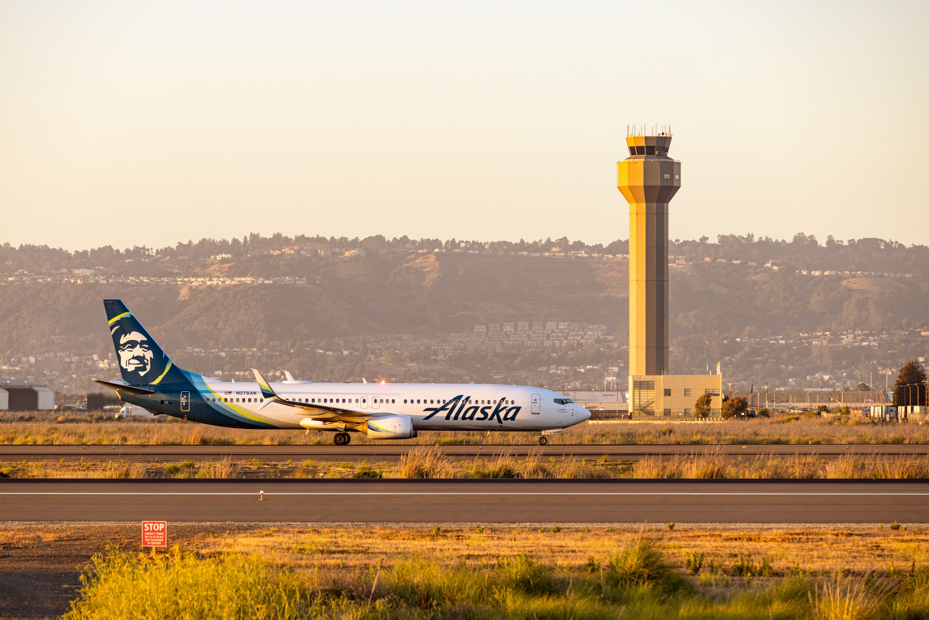 CDA_OAK_Tarmac_1185j - Oakland International Airport Air Control Tower & Alaska Airlines Boeing 737-900ER N278AK