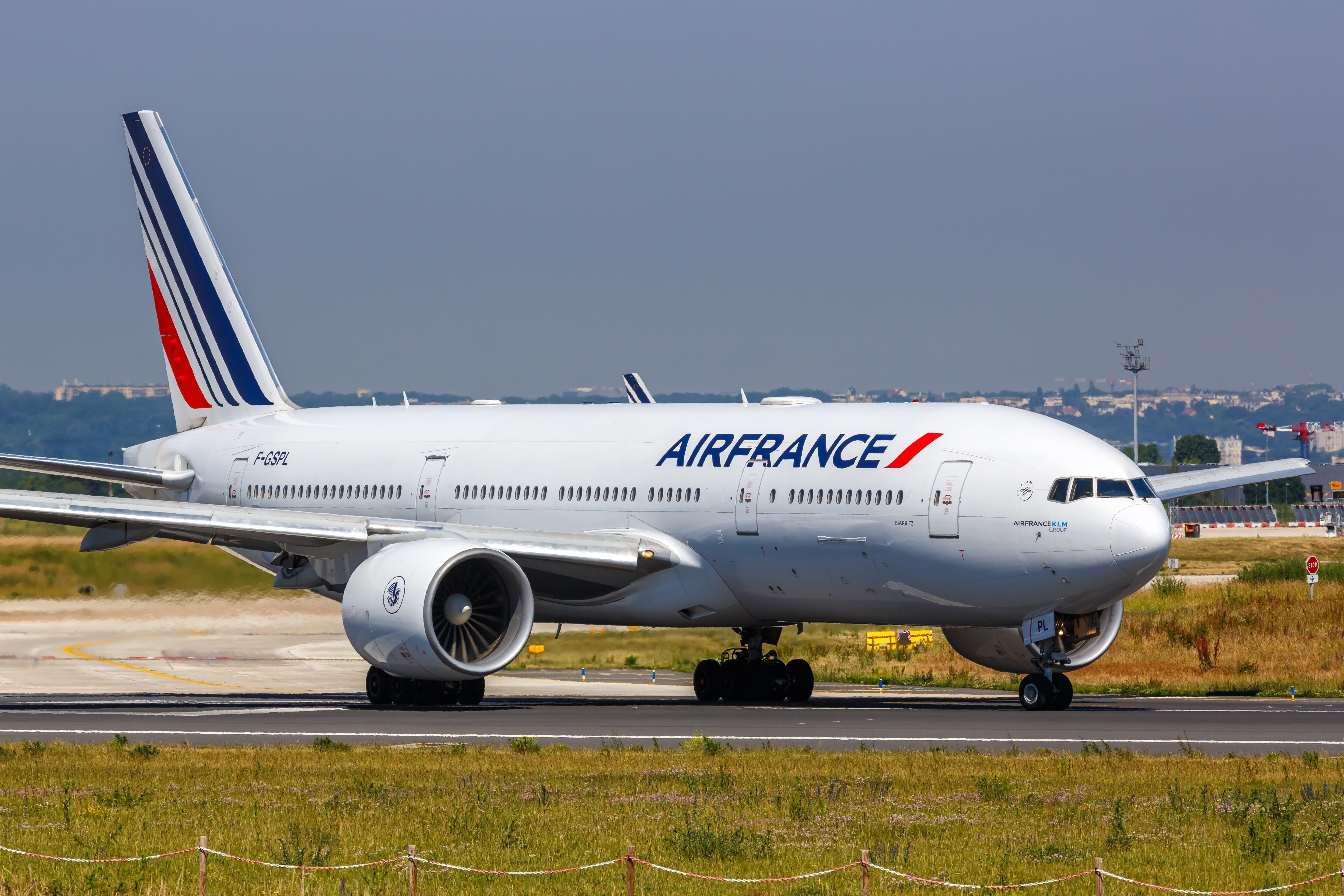 Air France Boeing 777-200ER in Paris shutterstock_2413840309