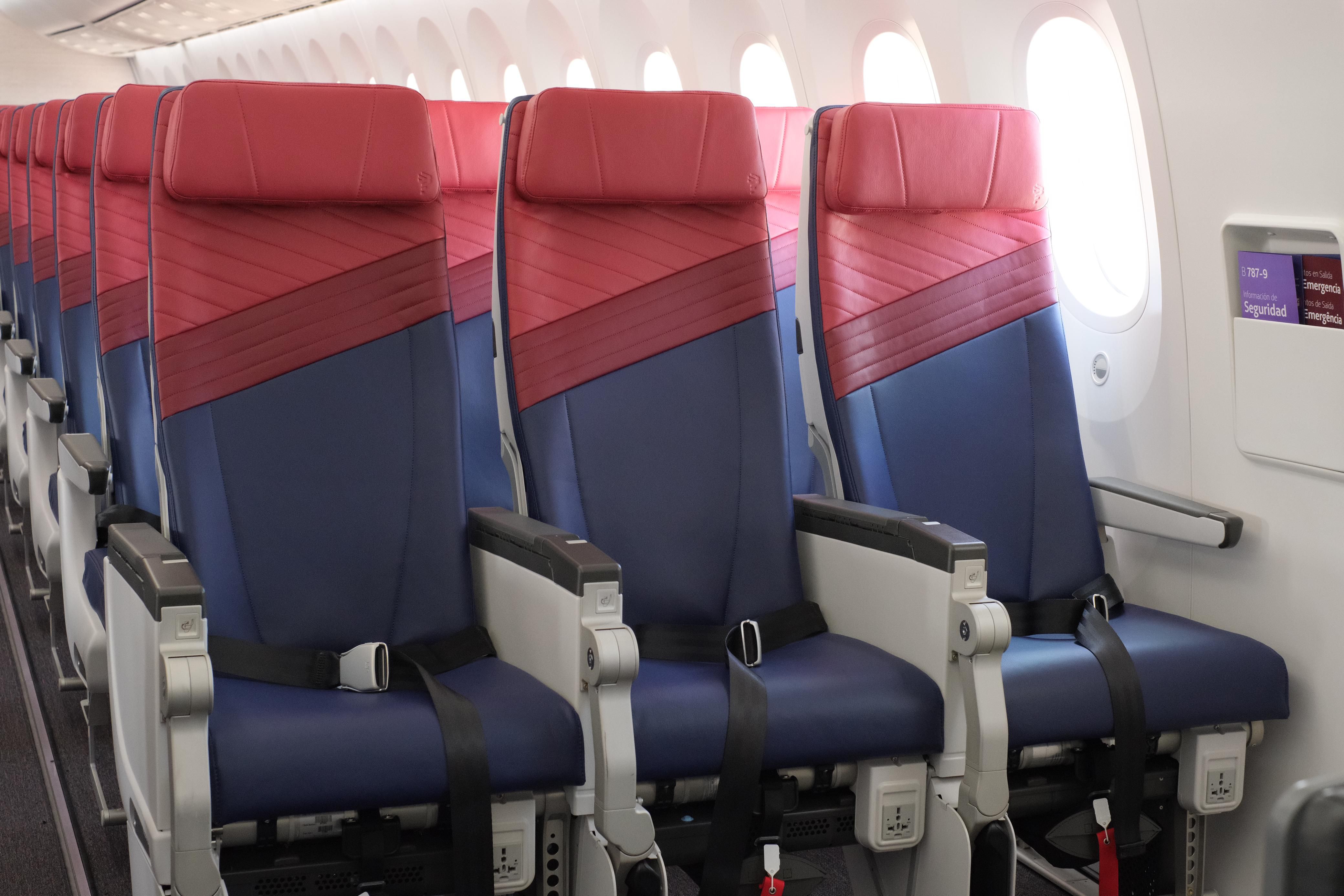 $15 Million Per Aircraft: LATAM Airlines Debuts 2nd Boeing 787-9 ...