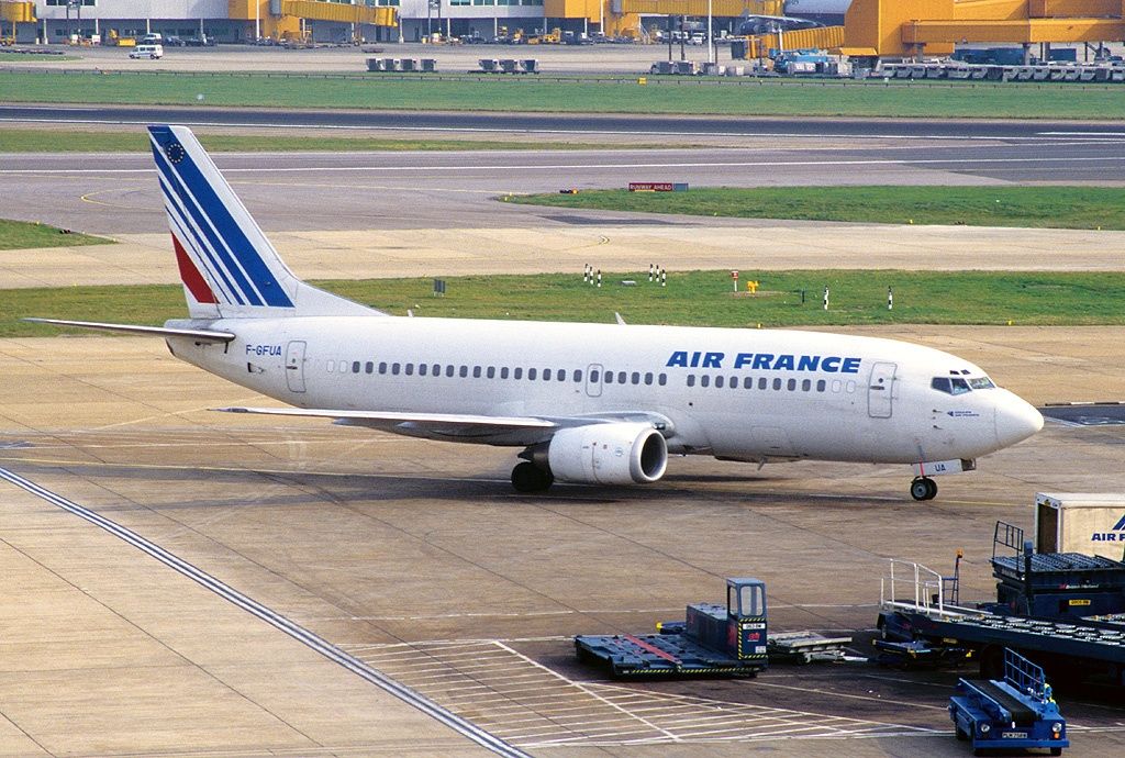 Air France Boeing 737-300 Taxiing In London