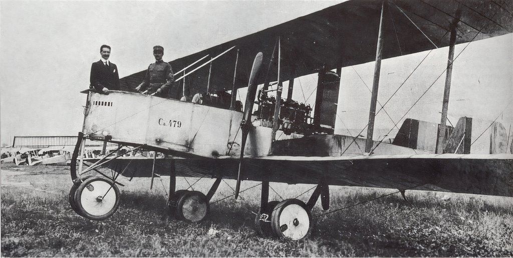 Caproni_Ca.32(300hp-Ca.2)_with_Gianni_Caproni_on_board