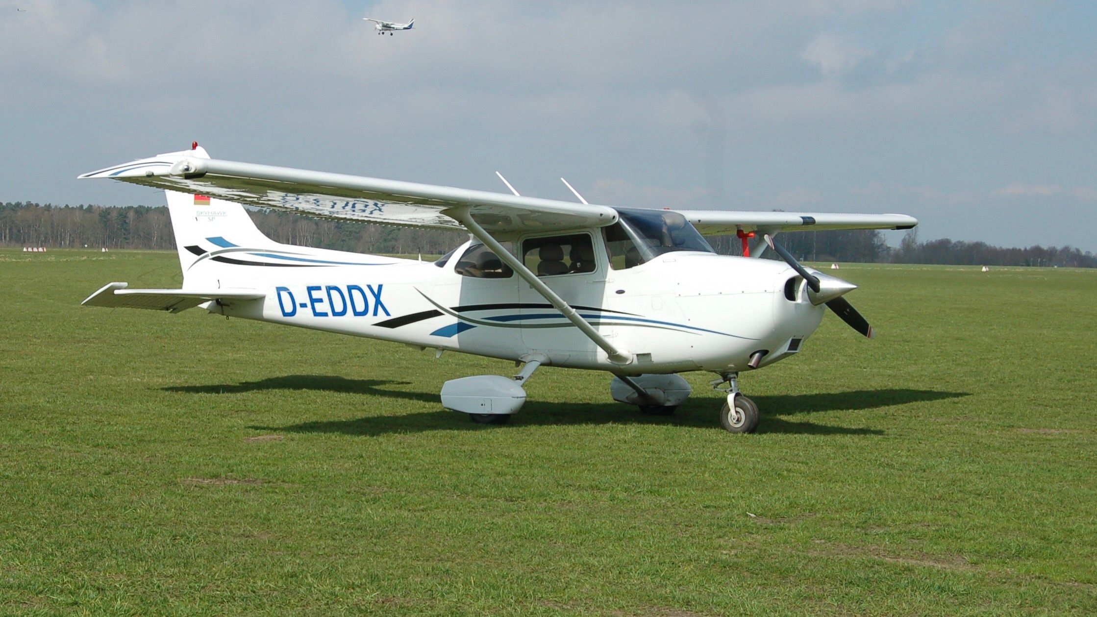 Cessna 172 Skyhawk (D-EDDX)