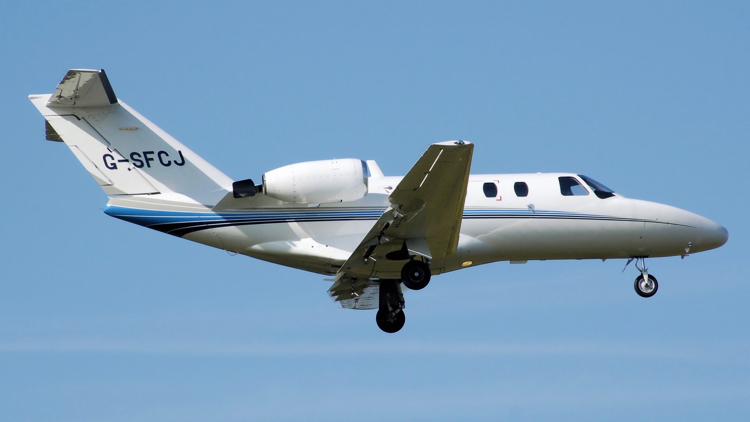 Cessna 525 citationjet in flight