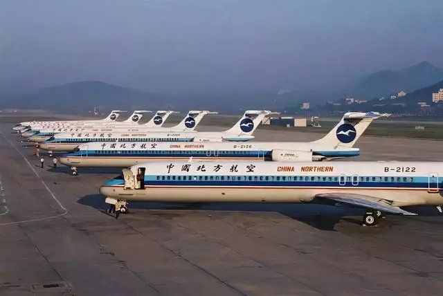 China Northern MD-82 fleet