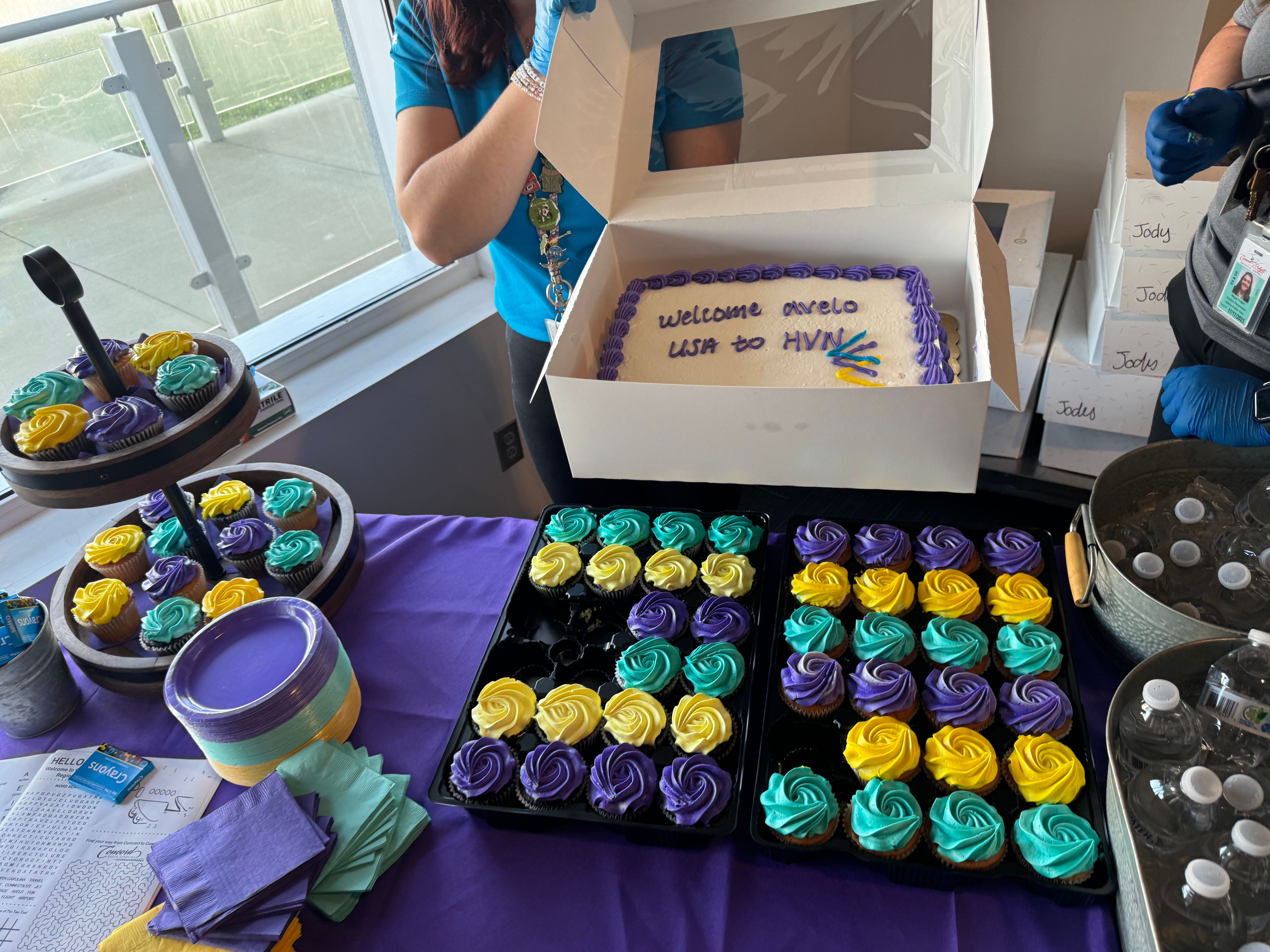 Cupcakes at USA to welcome Avelo Airlines