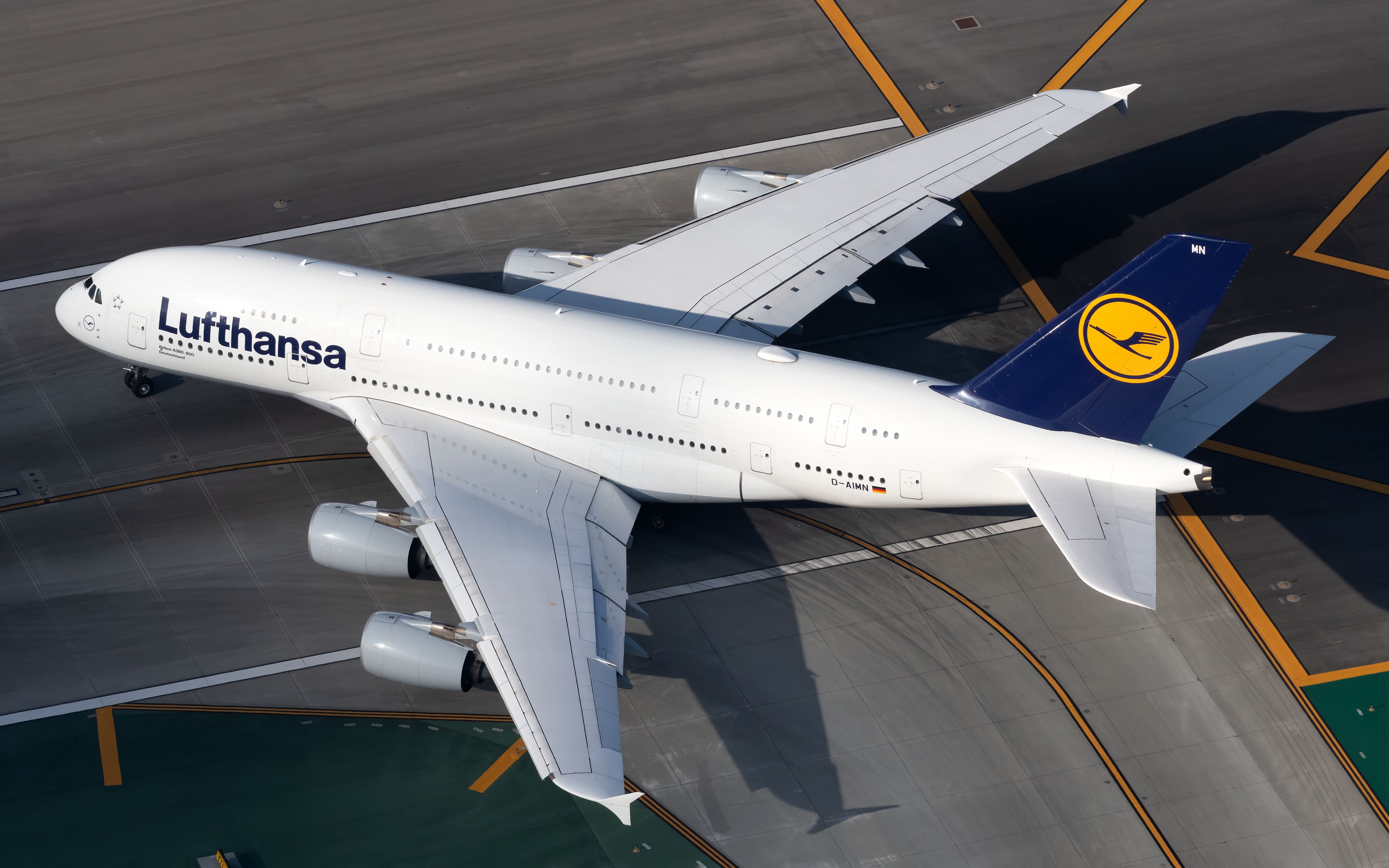 Lufthansa Airbus A380-841