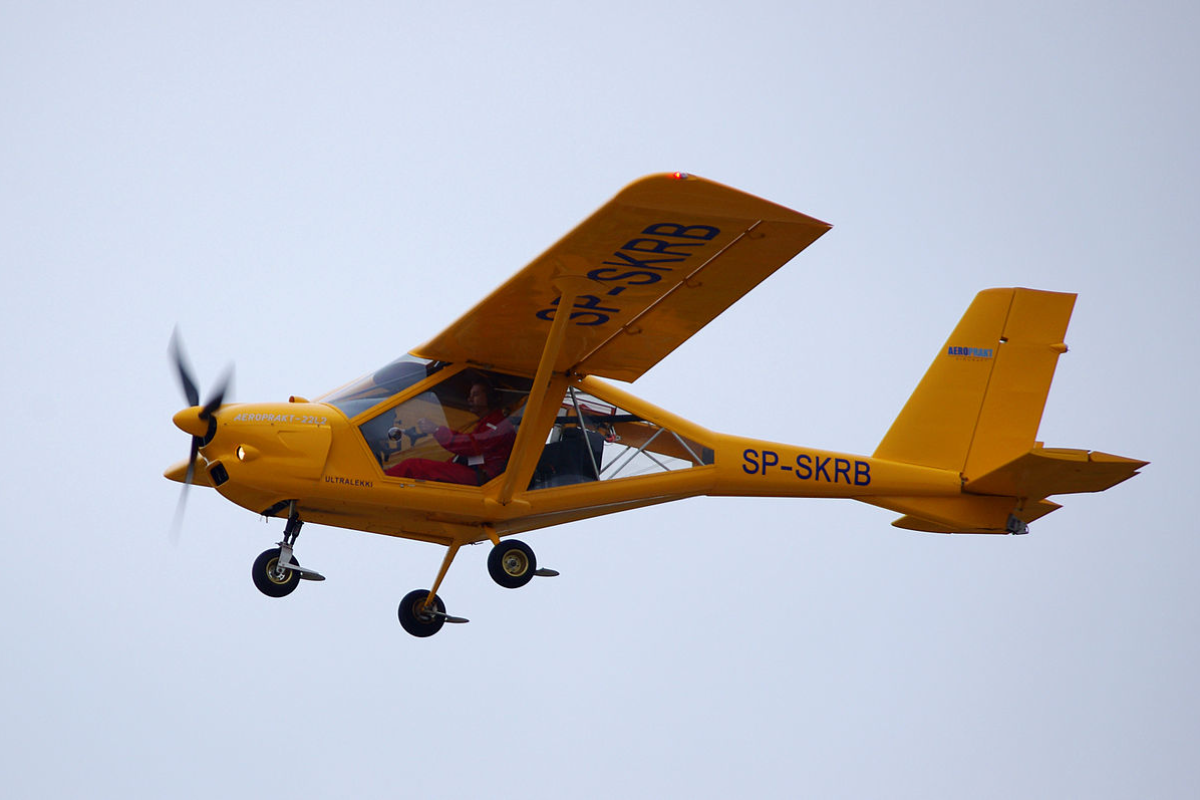 A manned Aeroprakt A-22 Foxbat