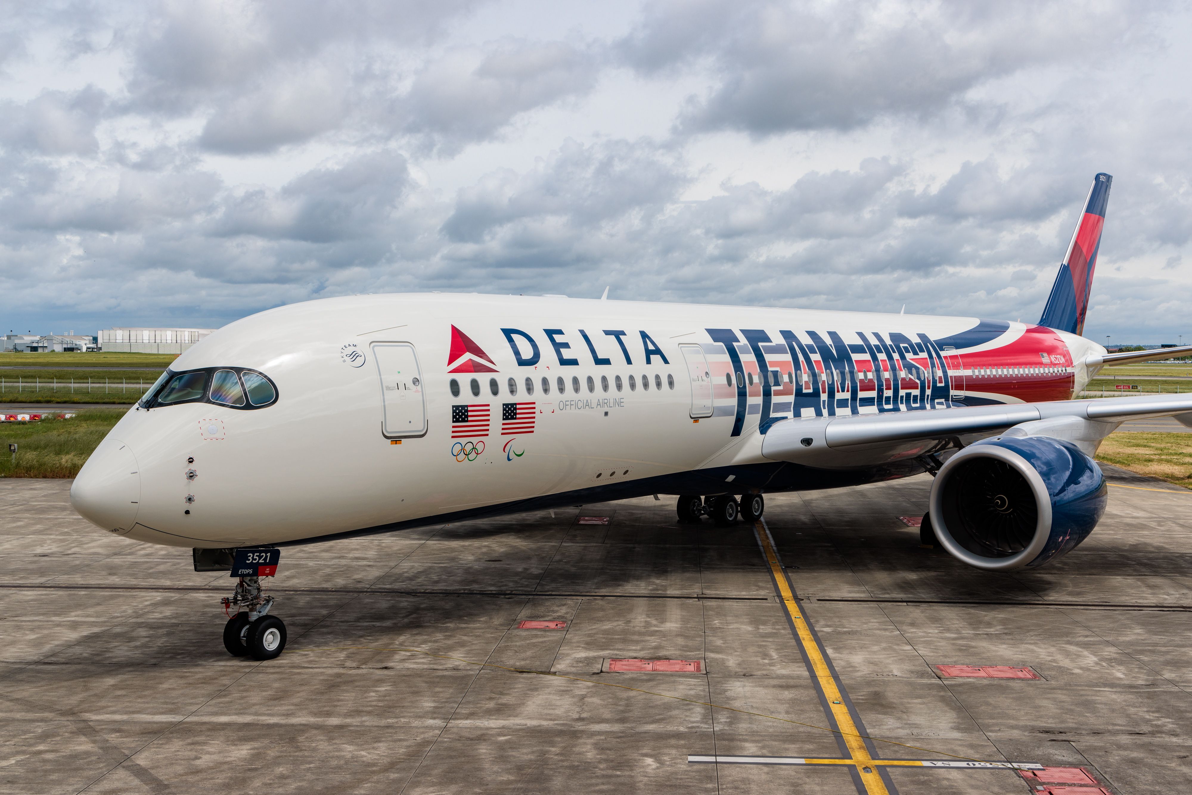 A Delta Air Lines Airbus A350 in Team USA livery