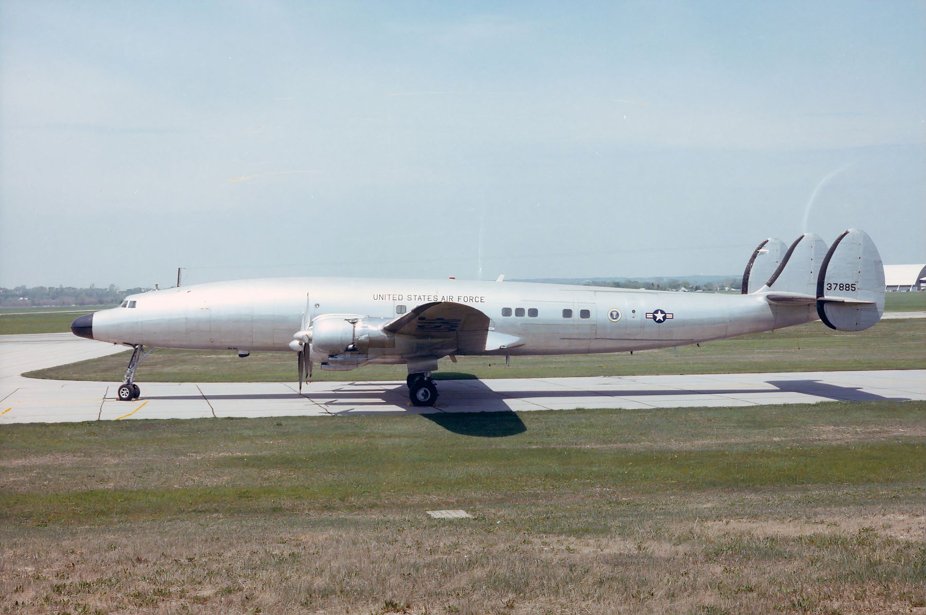 Lockheed_VC-121E_Super_Constellation-1