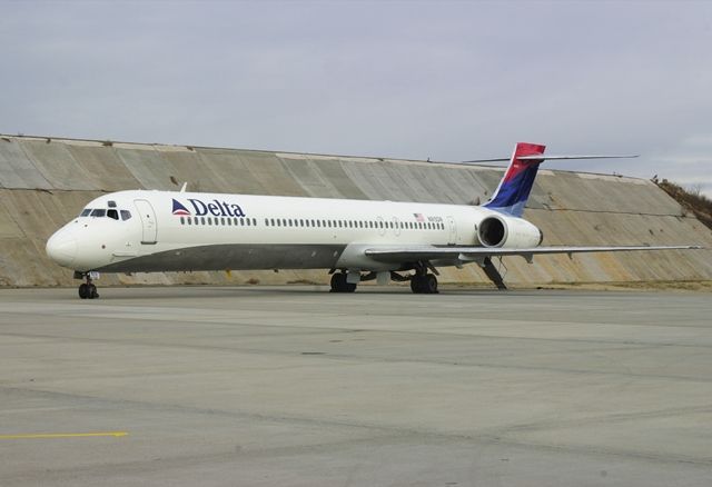 Delta Air Lines McDonnell Douglas MD-90.