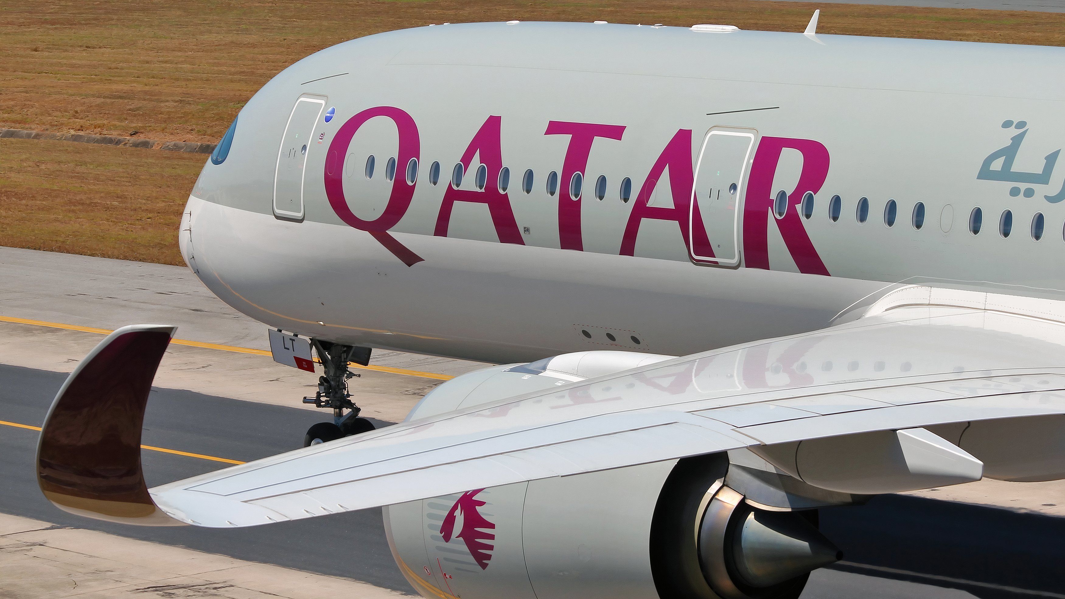 Qatar Airways A350-1000 taxiing1 shutterstock_1664335612