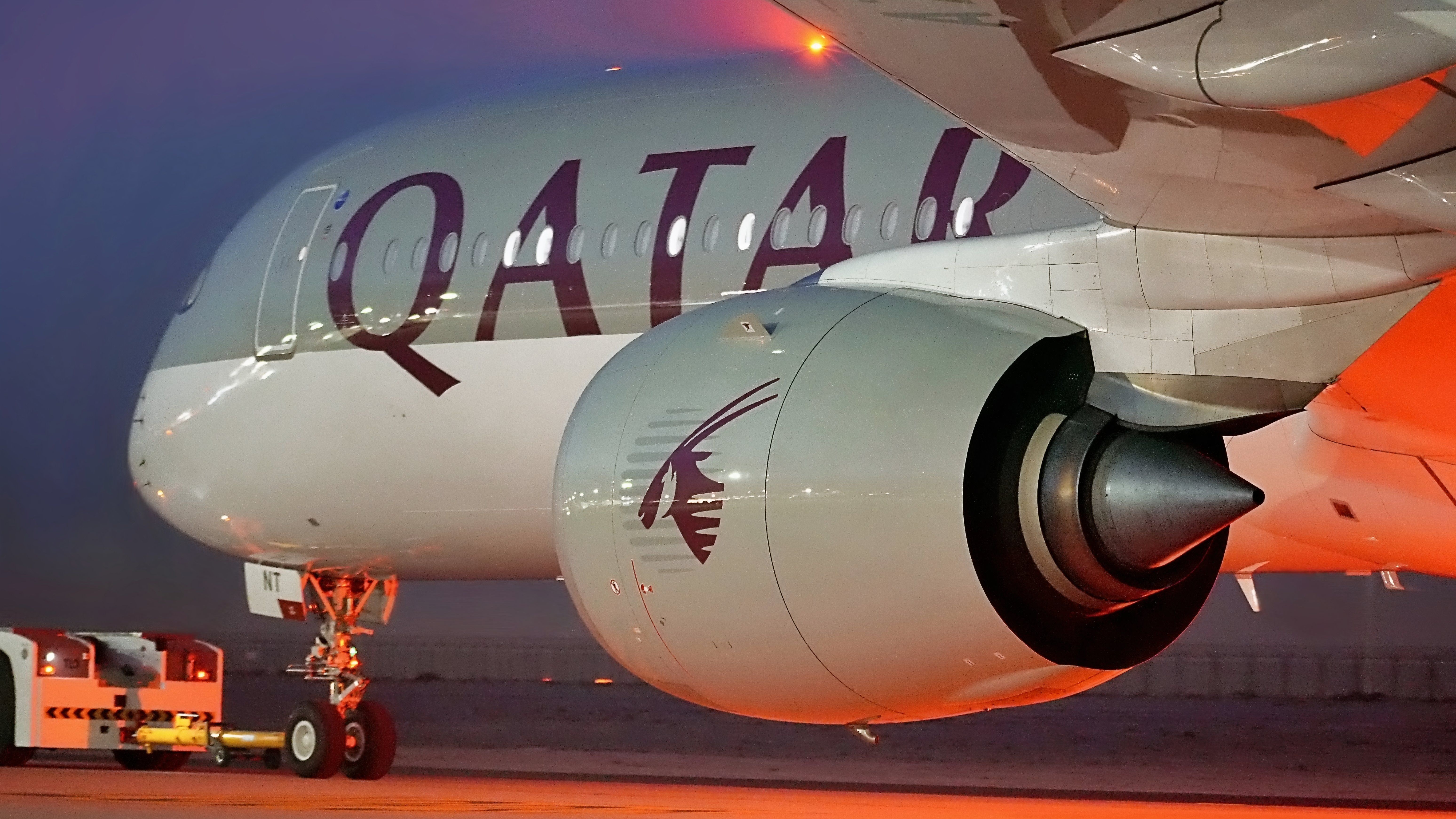 Qatar Airways Airbus AA350-1000 shutterstock_2407676457