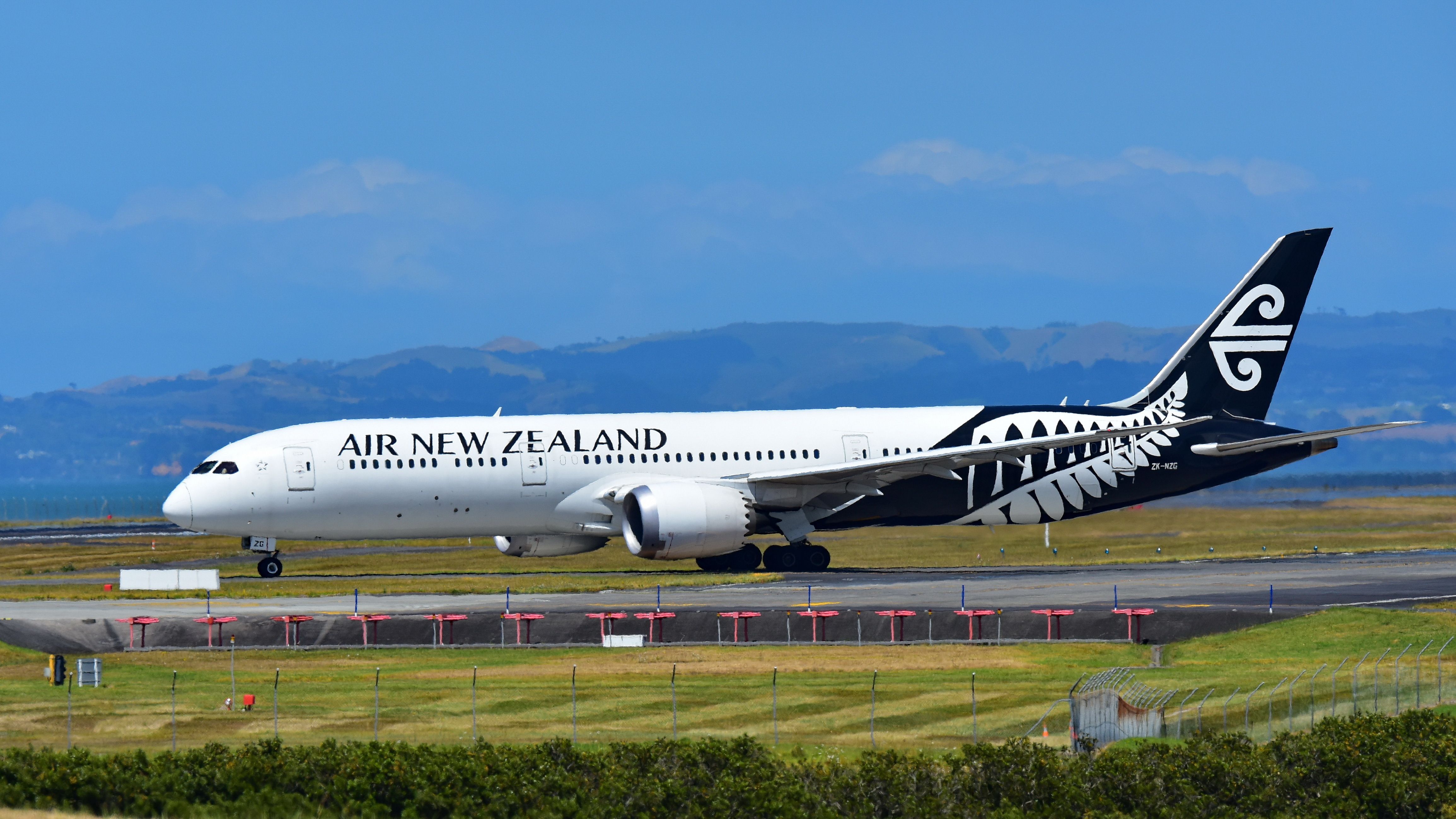 Air New Zealand Boeing 787-9 Taxiing In Auckland
